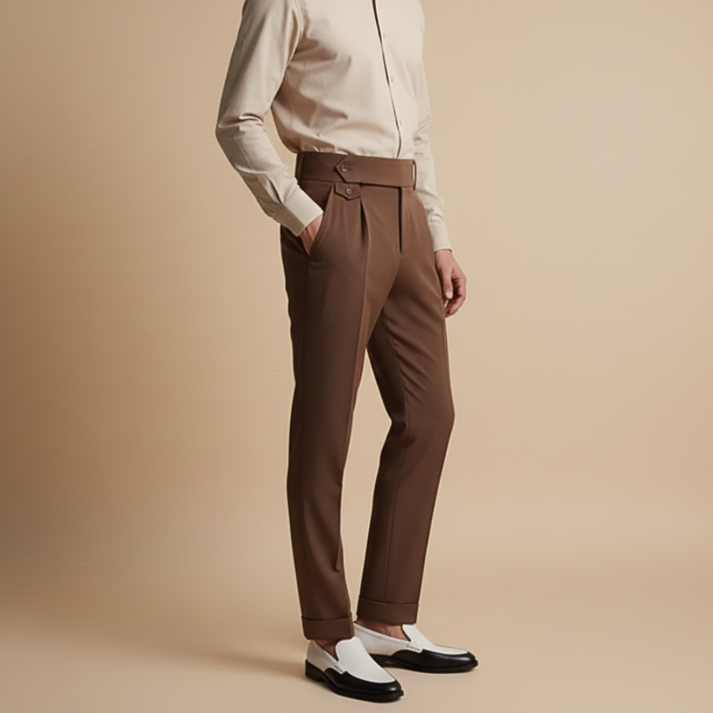 Men's pants with high waist and straight legs