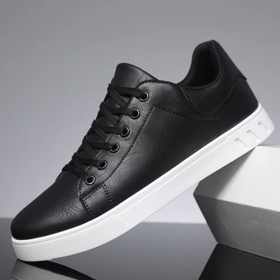 Klassiske herresneakers i læderlook med snørebånd