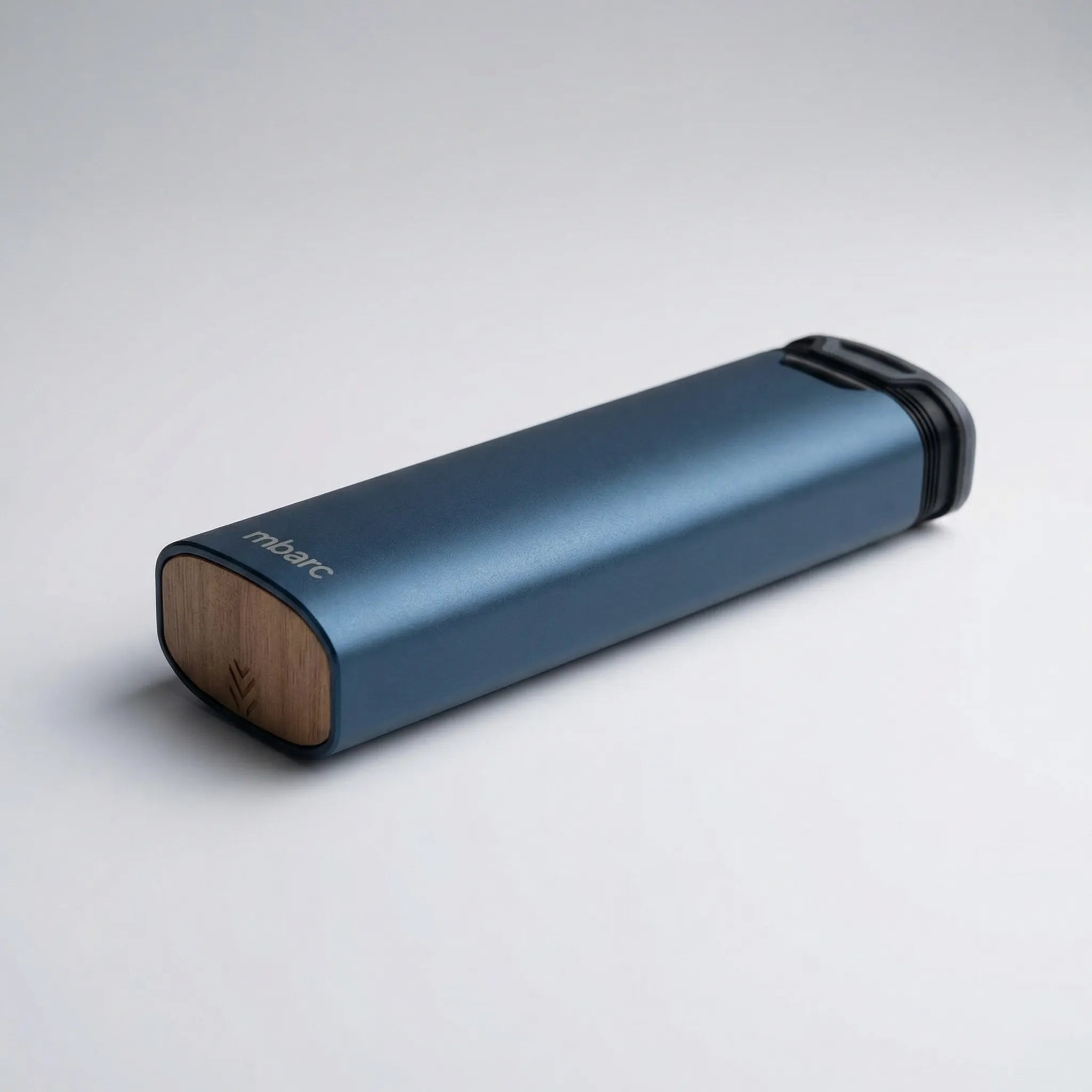 7-day pill organizer – Stylish organizer in aluminum and wood