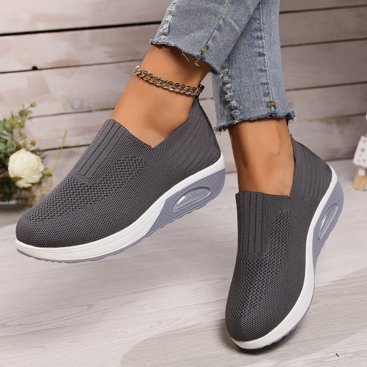 Women's Comfortable Slip-On Orthopedic Mesh Sneakers – Lightweight and Supportive for Daily Walks