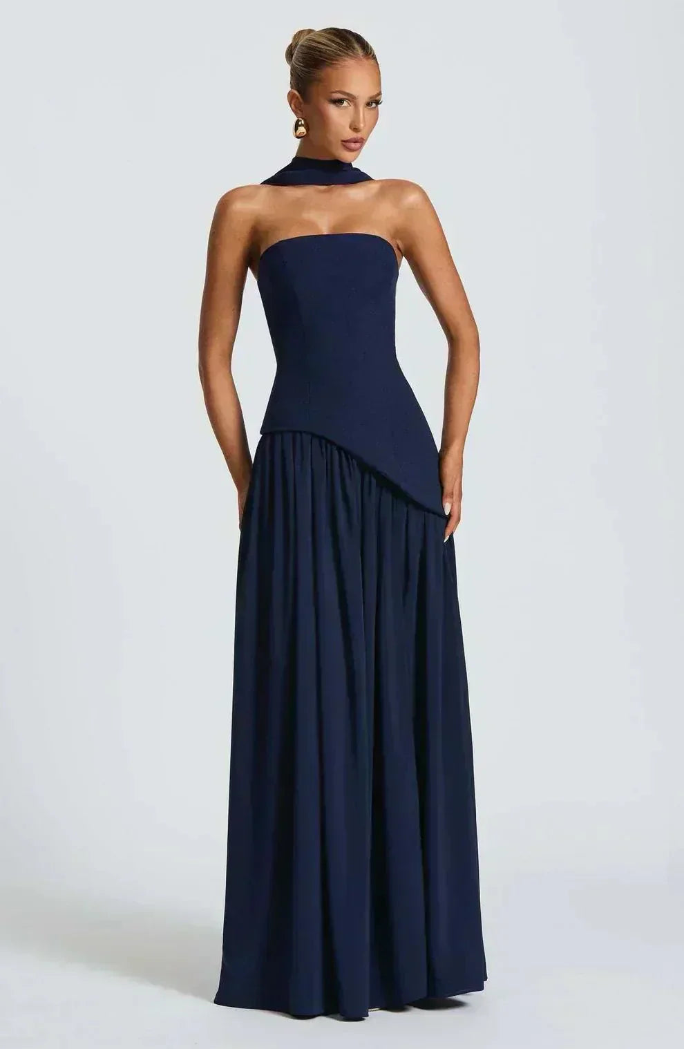 Elegant flowy maxi dress