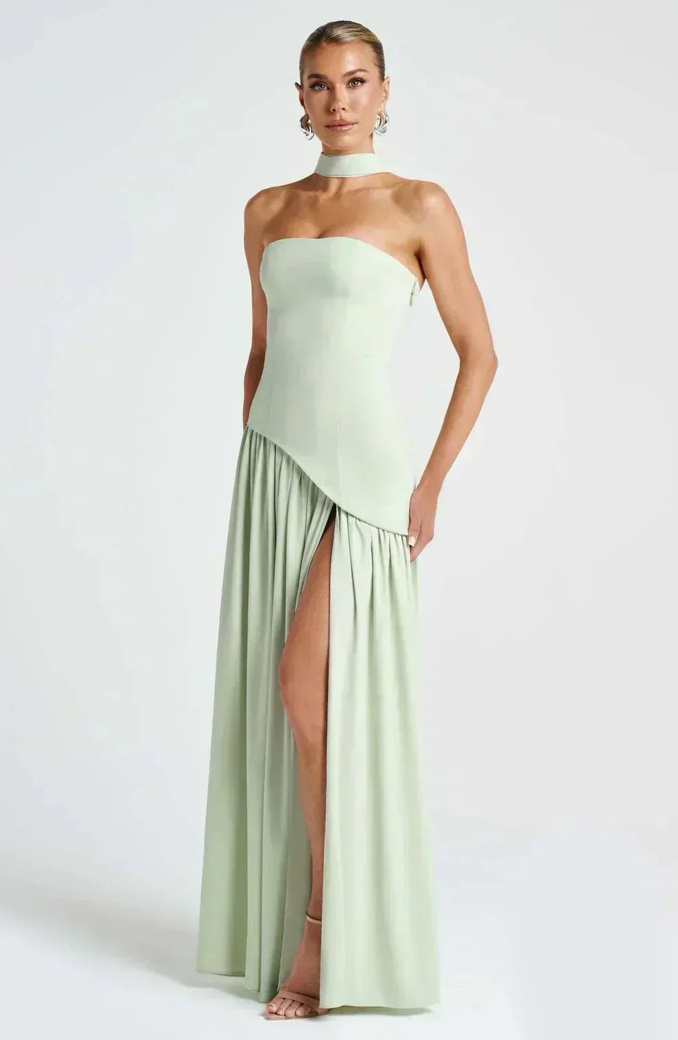 Elegant flowy maxi dress