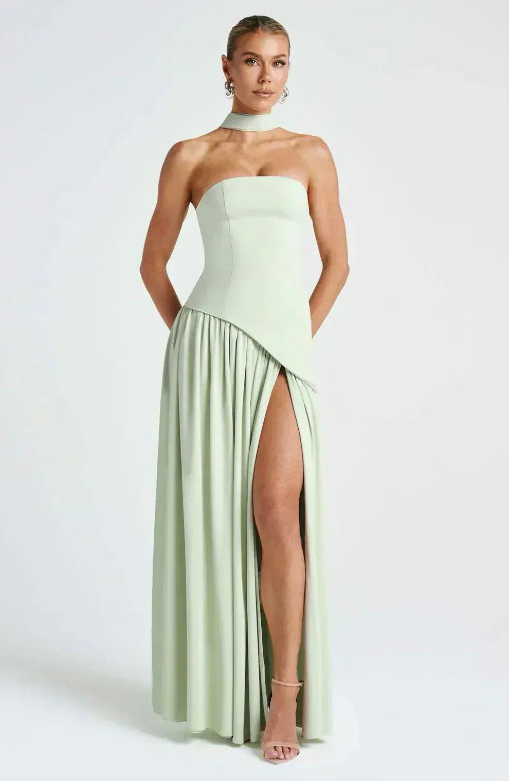 Elegant flowy maxi dress