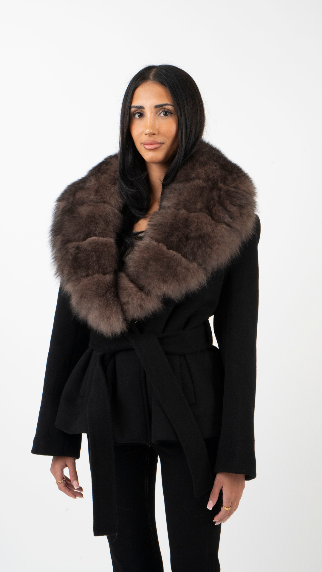 Skræddersyet Jakke til Kvinder med Oversized Faux Fur-Krave