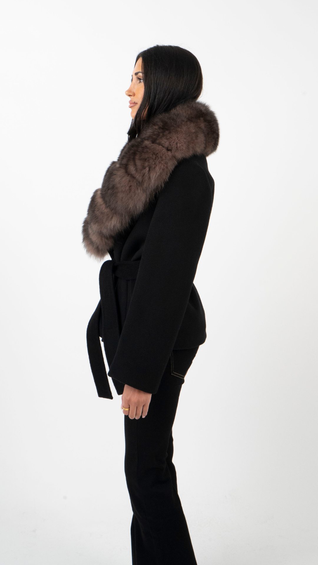 Skræddersyet Jakke til Kvinder med Oversized Faux Fur-Krave
