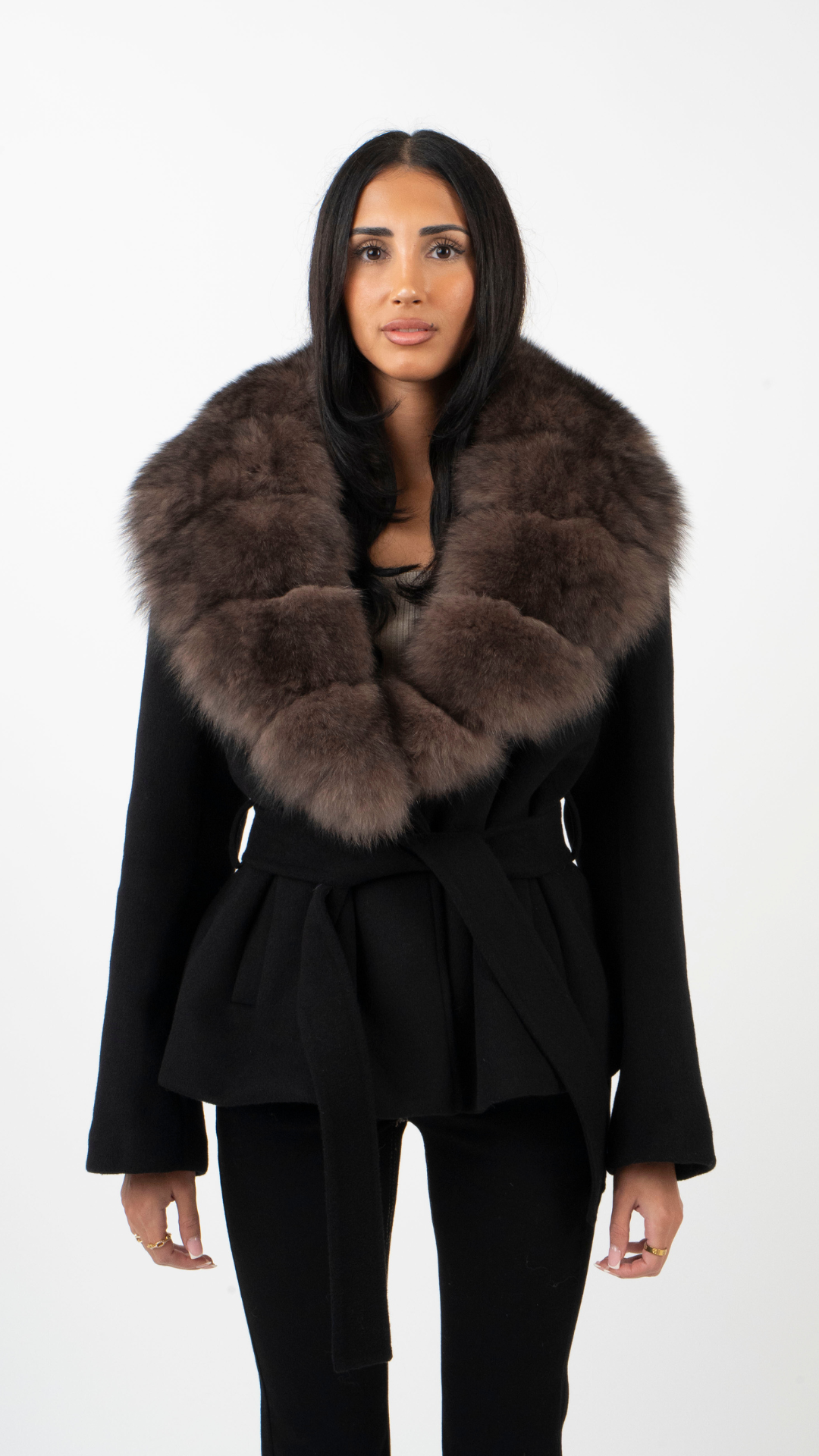 Skræddersyet Jakke til Kvinder med Oversized Faux Fur-Krave