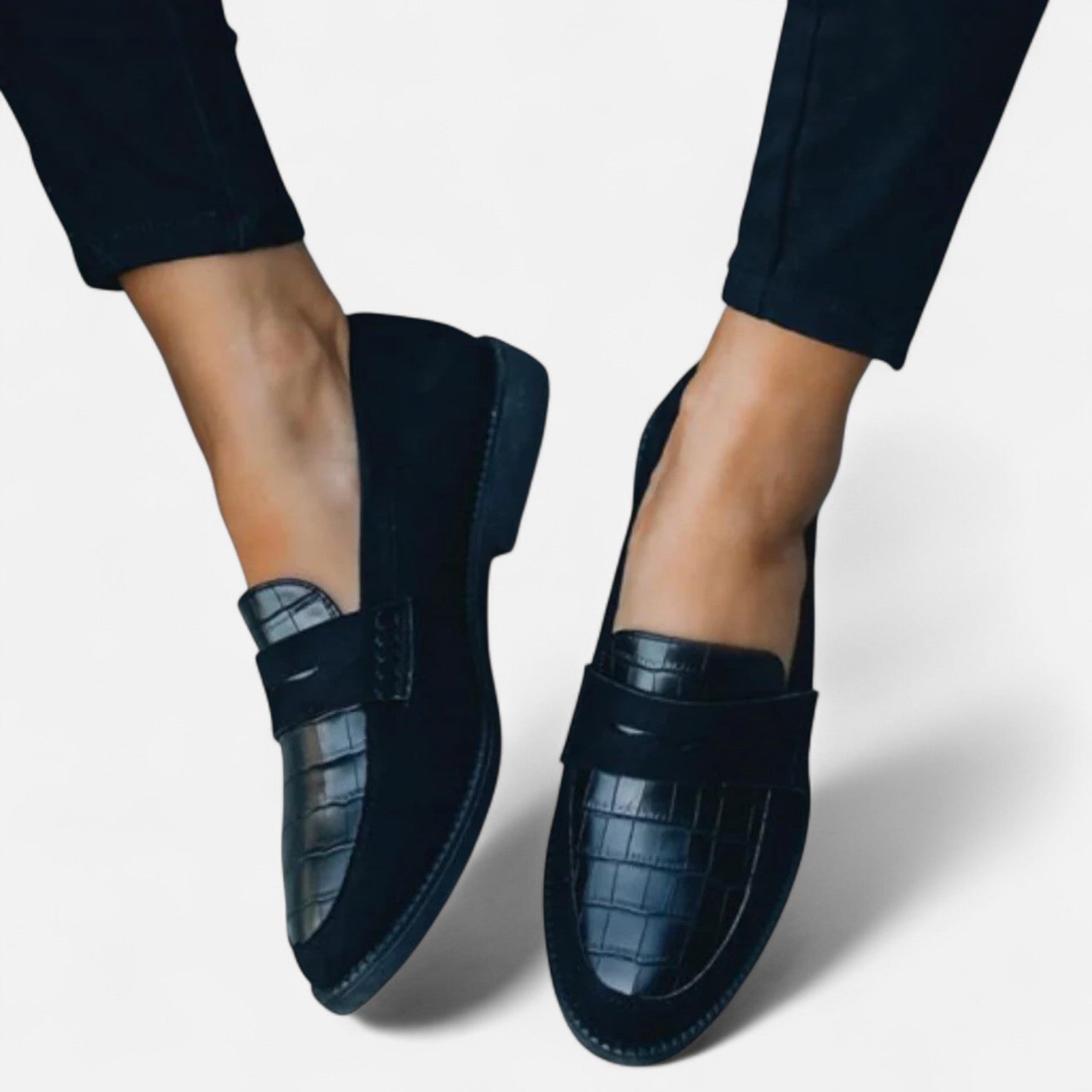 Luxurious leather loafers for women – timeless design & year-round comfort