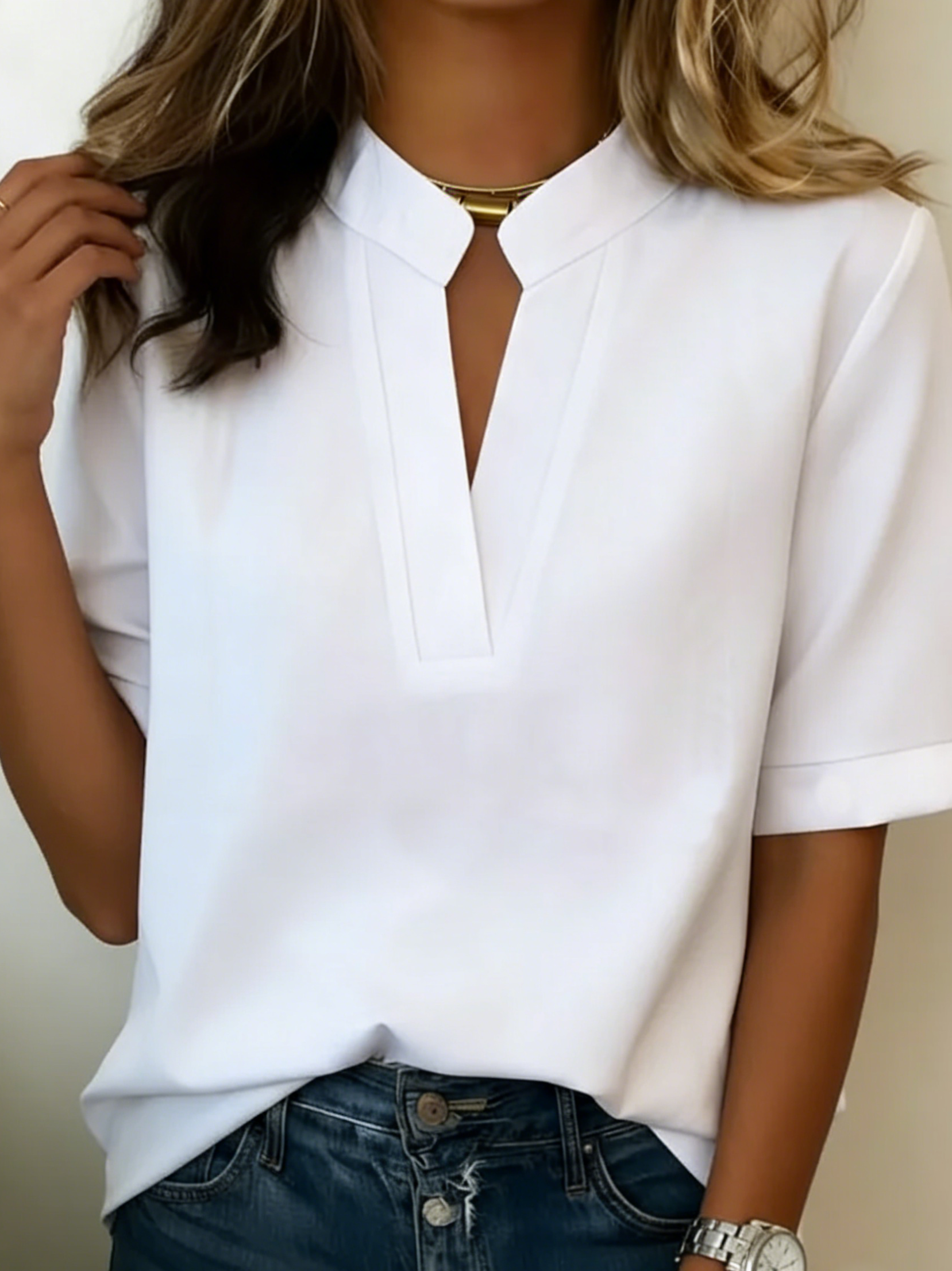 Elegantní halenka s výstřihem do V