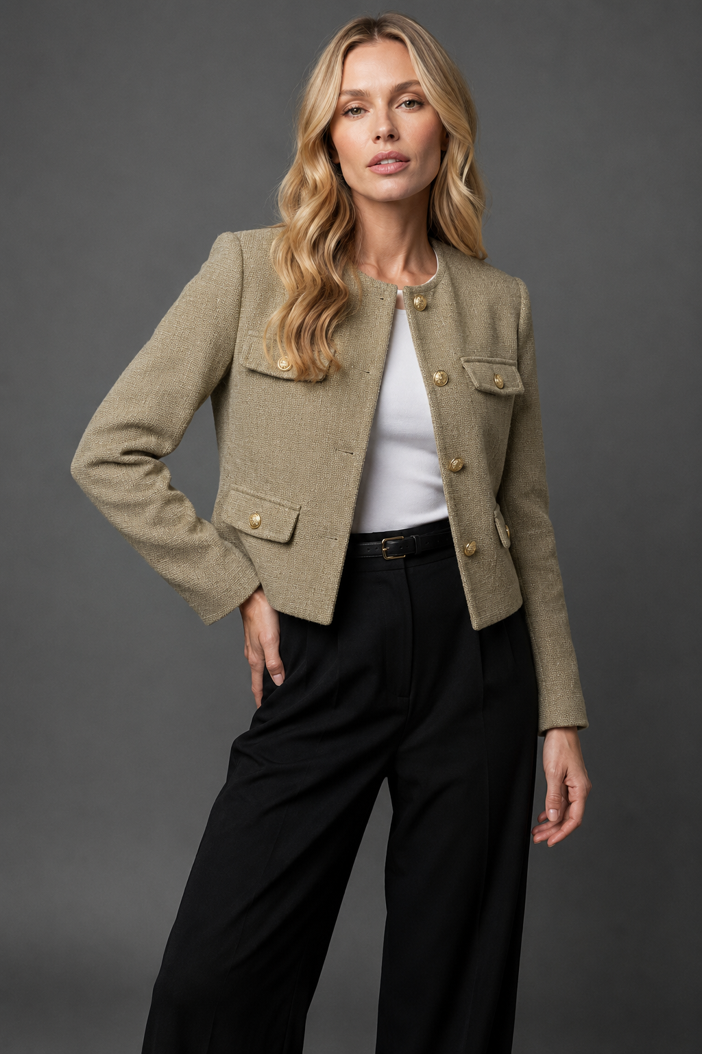 Kort Tweedblazer til Kvinder med Guldfarvede Knapper