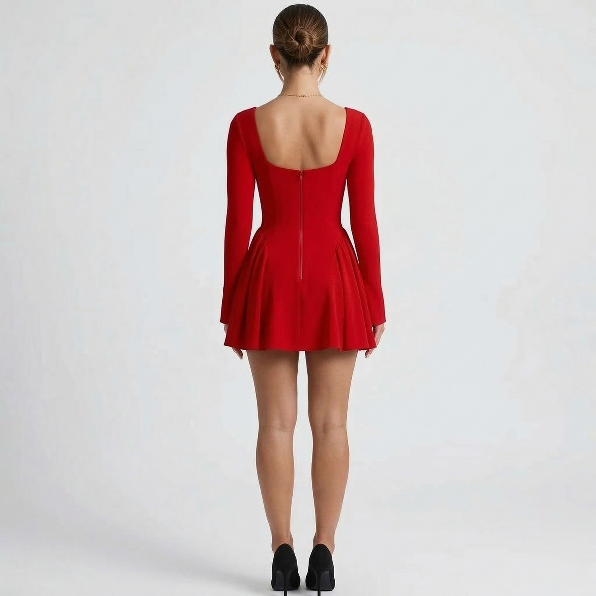 Women's Long-Sleeved Mini Dress, Figure-Hugging Dress with Sweetheart Neckline