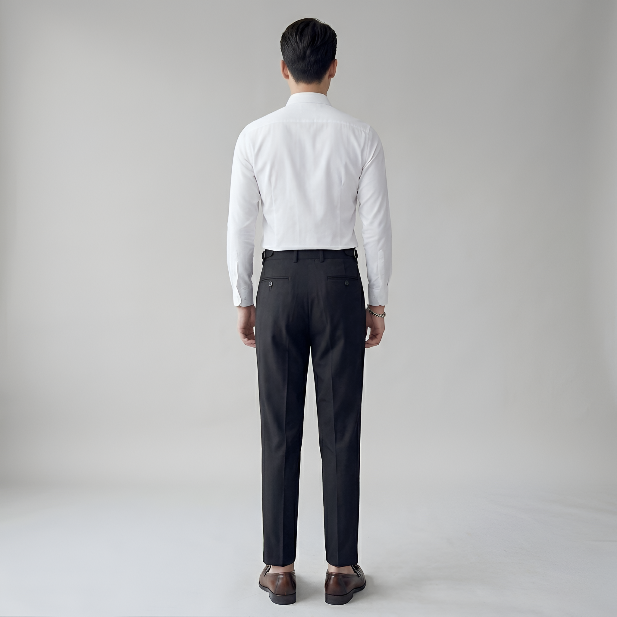 Pánske elegantné nohavice slim fit s plisovaním a elastickým strihom