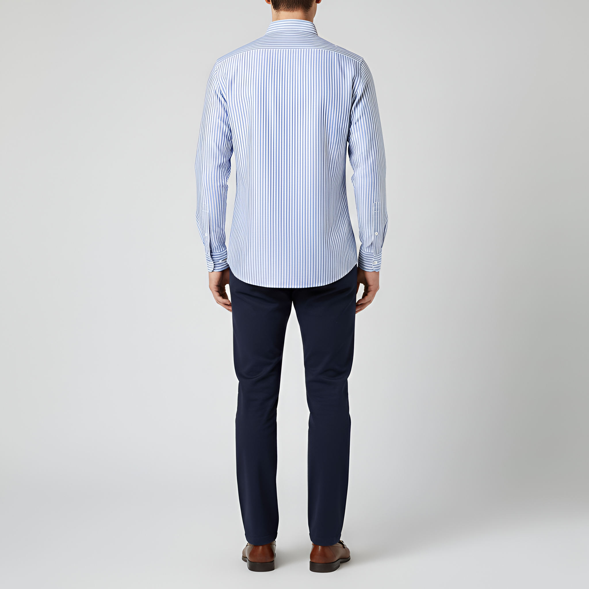 Camisa de hombre a rayas con mangas largas y corte ajustado en algodón