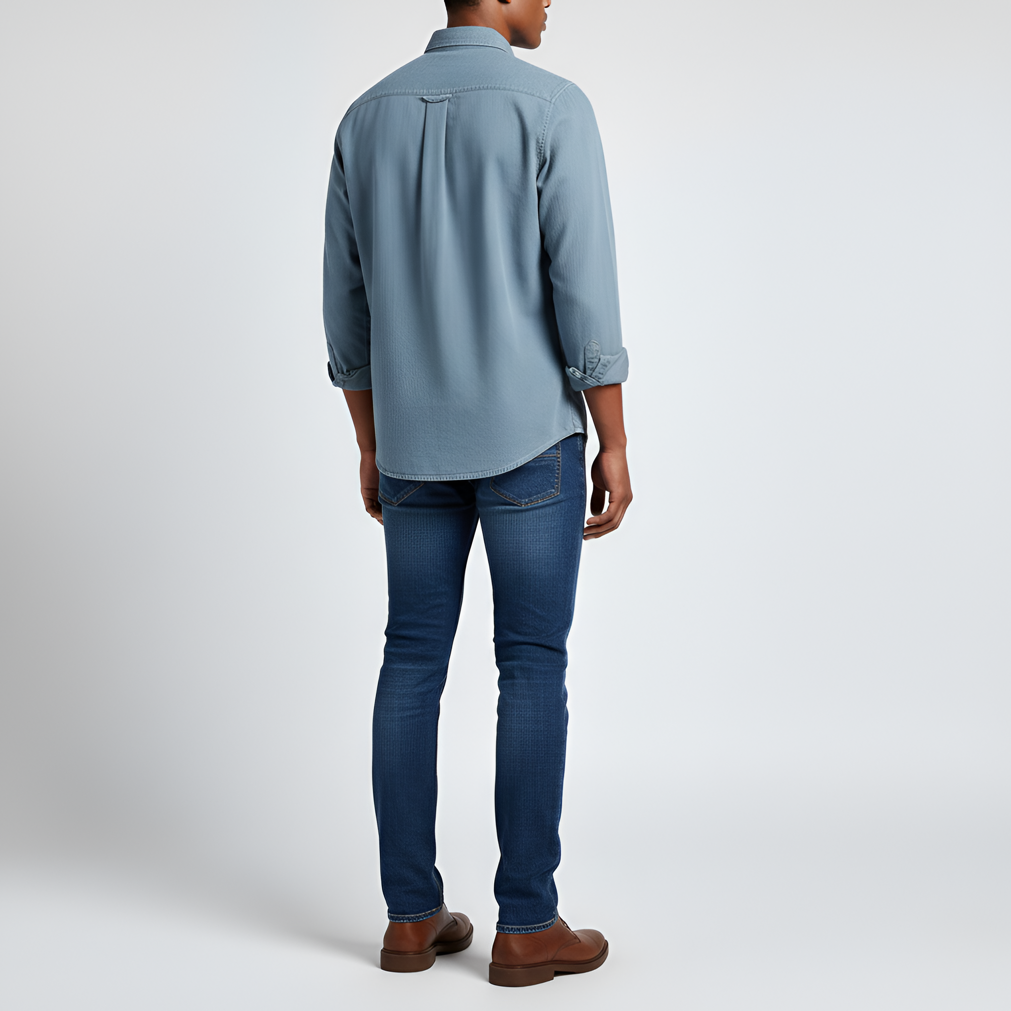 Camisa de algodón para hombre con mangas largas y bolsillo en el pecho en corte regular