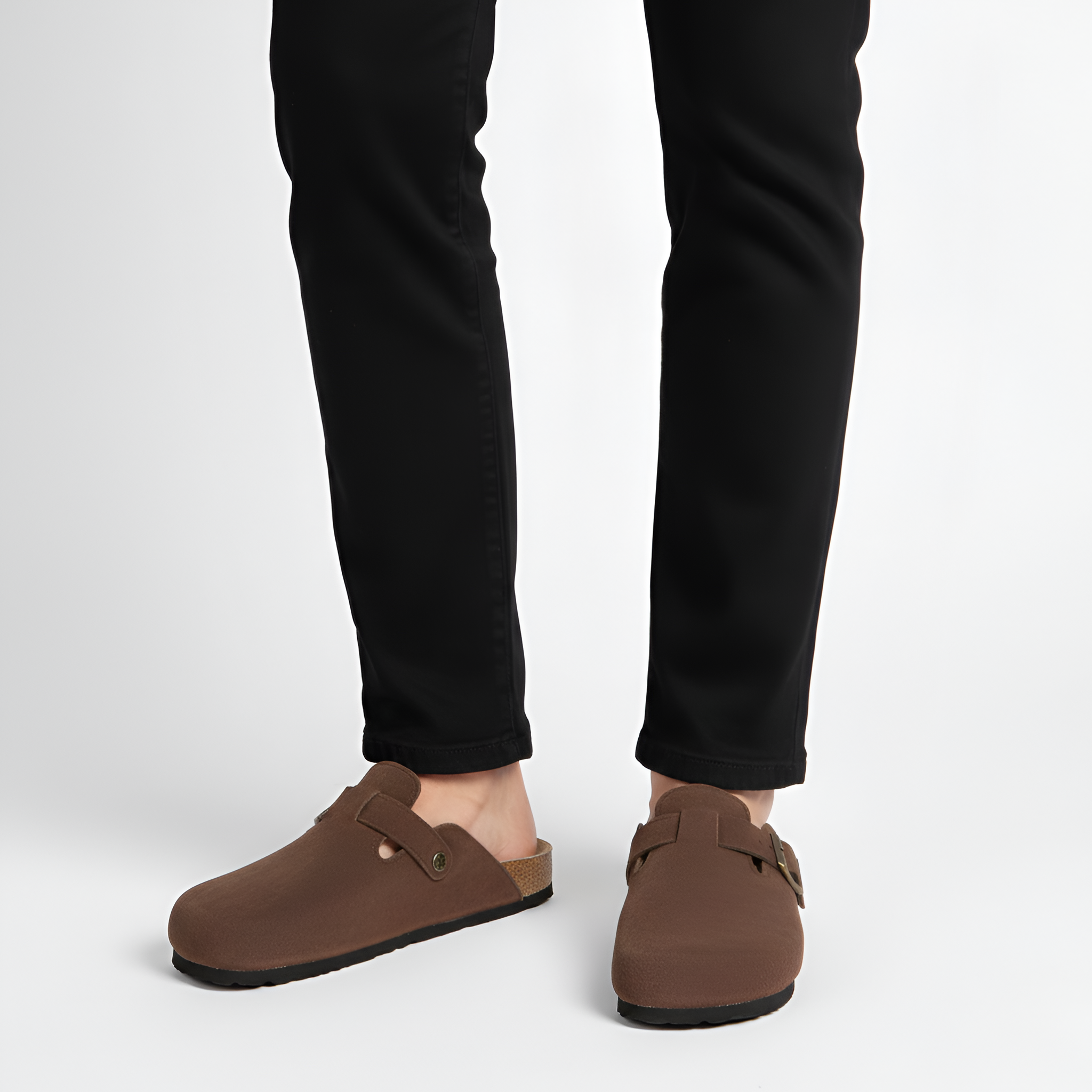 Chaussons pour hommes Bellivaro en daim avec boucle et semelle confortable