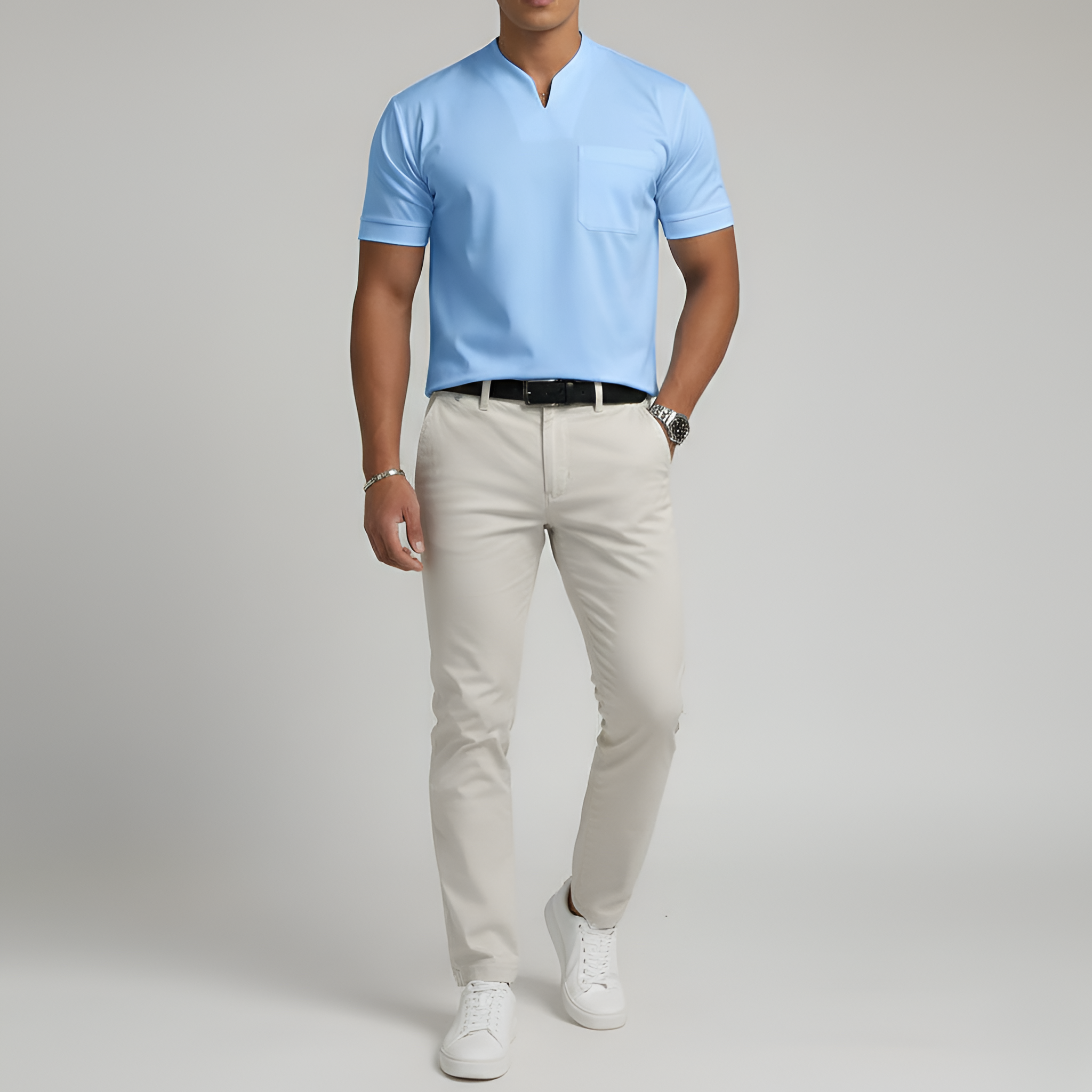 Herre T-shirt i bomuld med V-hals og brystlomme