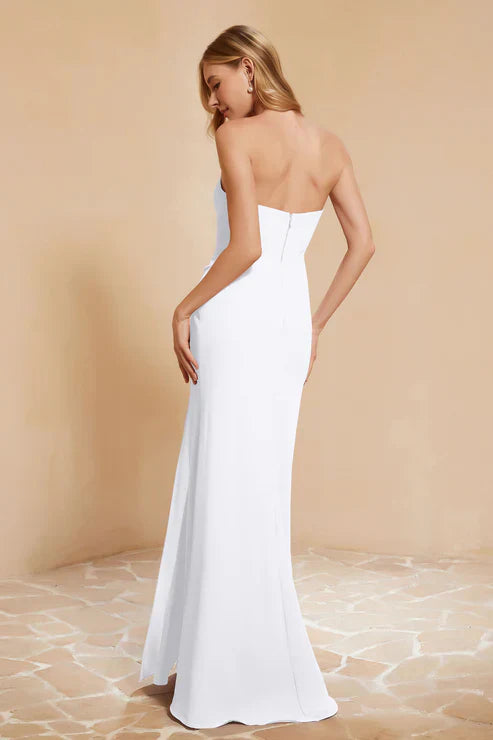 Vestido de fiesta elegante con espalda descubierta