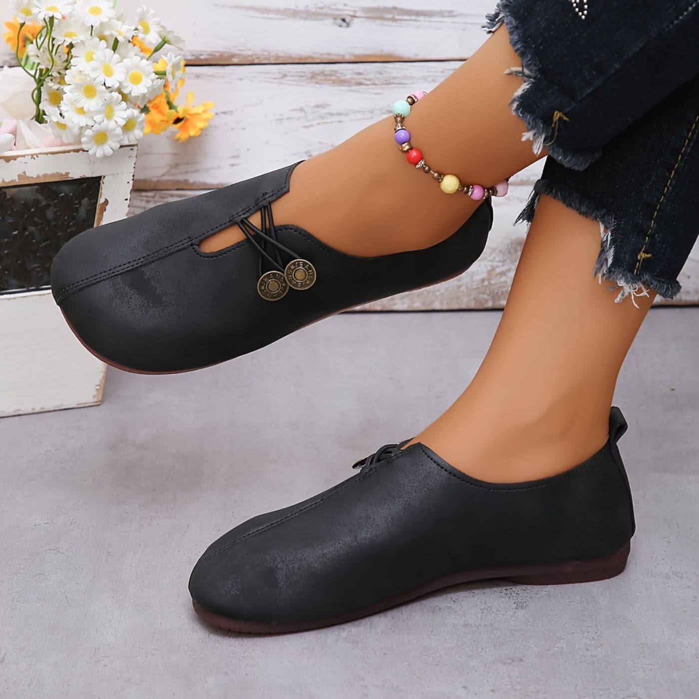 Lightweight orthopedic shoes for women