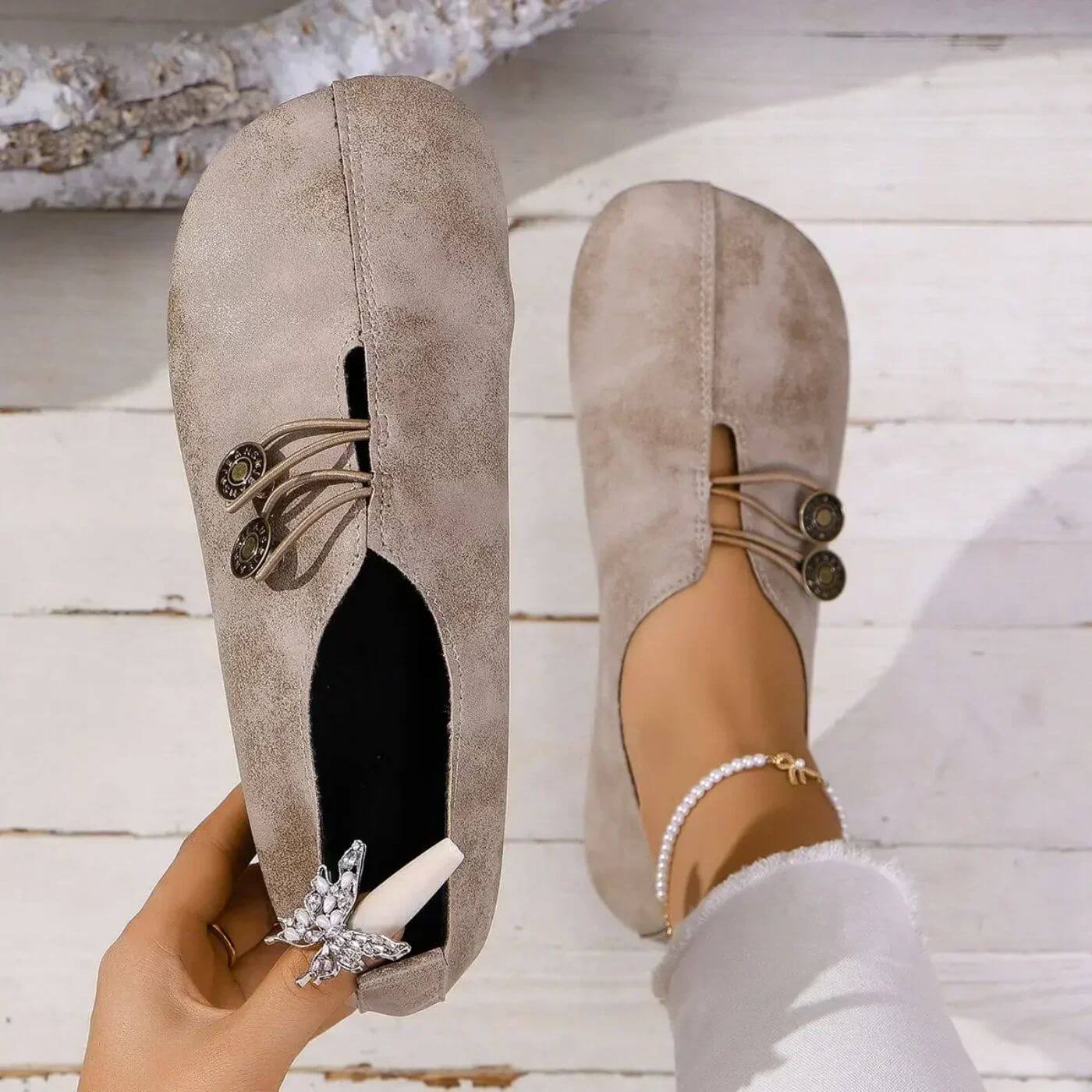 Lightweight orthopedic shoes for women