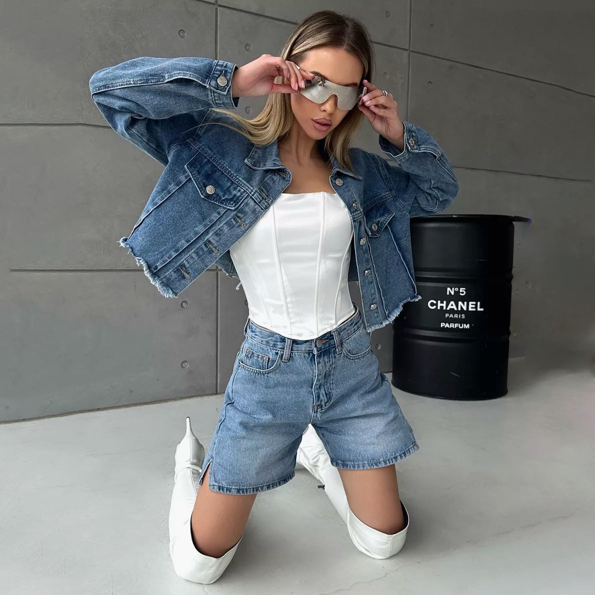 Cropped Denimjakke til Kvinder med Frynsedetaljer