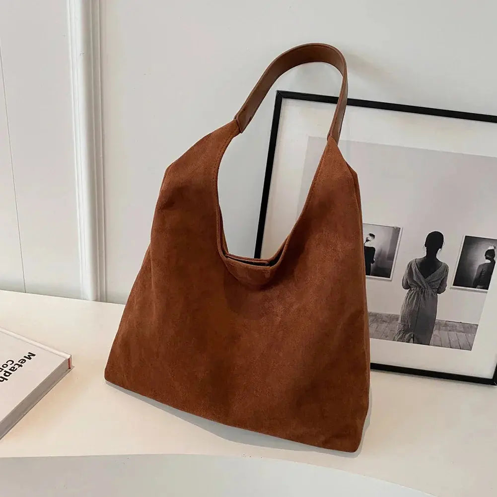 Minimalistisk Skuldertaske i Blødt Ruskind-Look | Rummelig Hobo Taske til Hverdag og Shopping | Letvægts Design med Rem