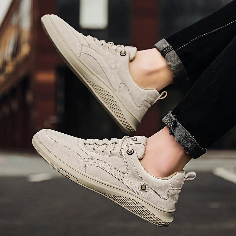 Baskets en daim pour hommes avec fermeture classique à lacets