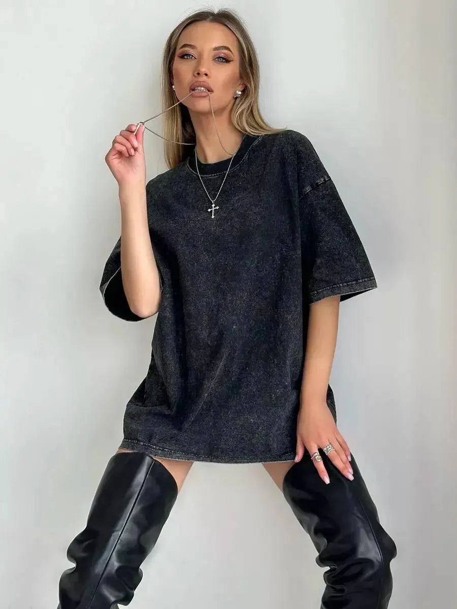 Oversized-t-shirt-med-vintage-vasket-finish-afslappet-streetwear-tee-i-blodt-og-andbart-materiale-til-hverdagsbrug