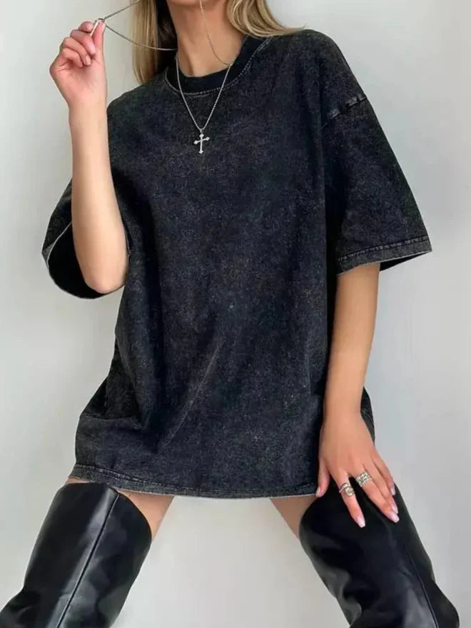 Oversized-t-shirt-med-vintage-vasket-finish-afslappet-streetwear-tee-i-blodt-og-andbart-materiale-til-hverdagsbrug