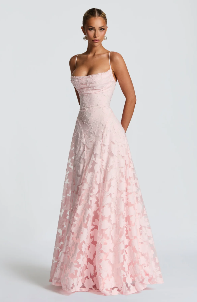 Elegant Blonde Maxi Aftenkjole