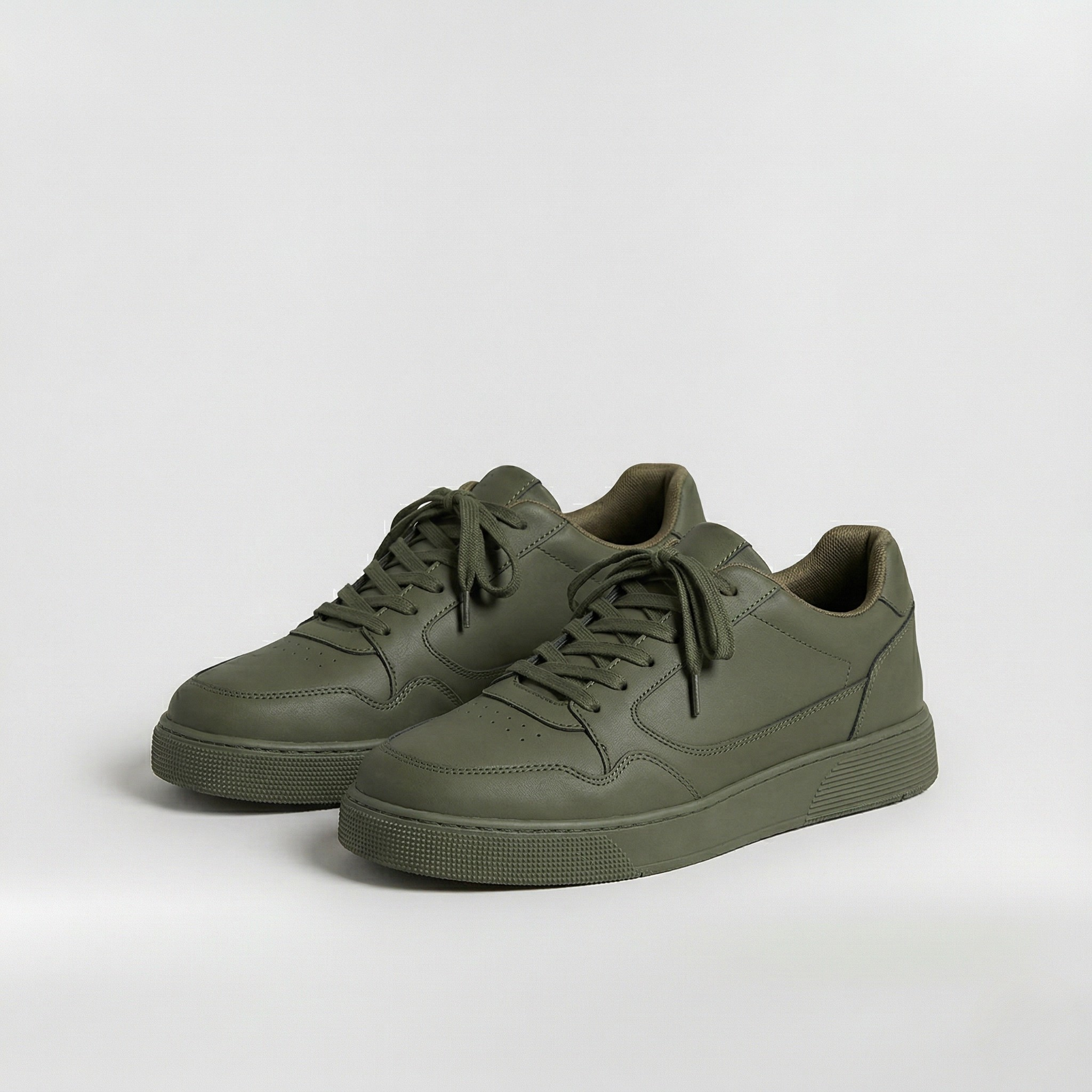 Casual sneakers til mænd med snørebånd og komfortabelt design til hverdagsbrug