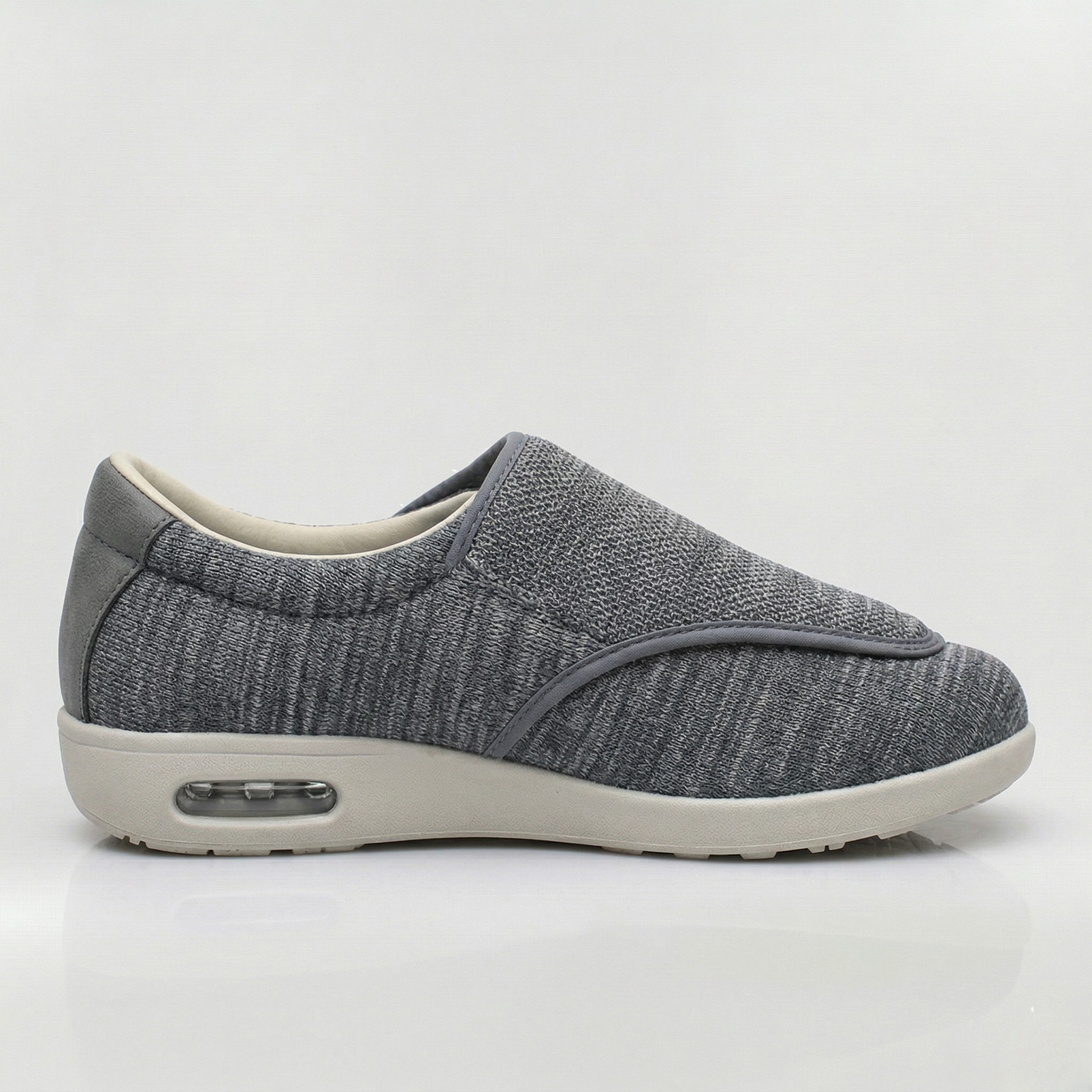 Brede ortopædiske sko til diabetikere med komfortabel pasform og støttende design til daglig brug