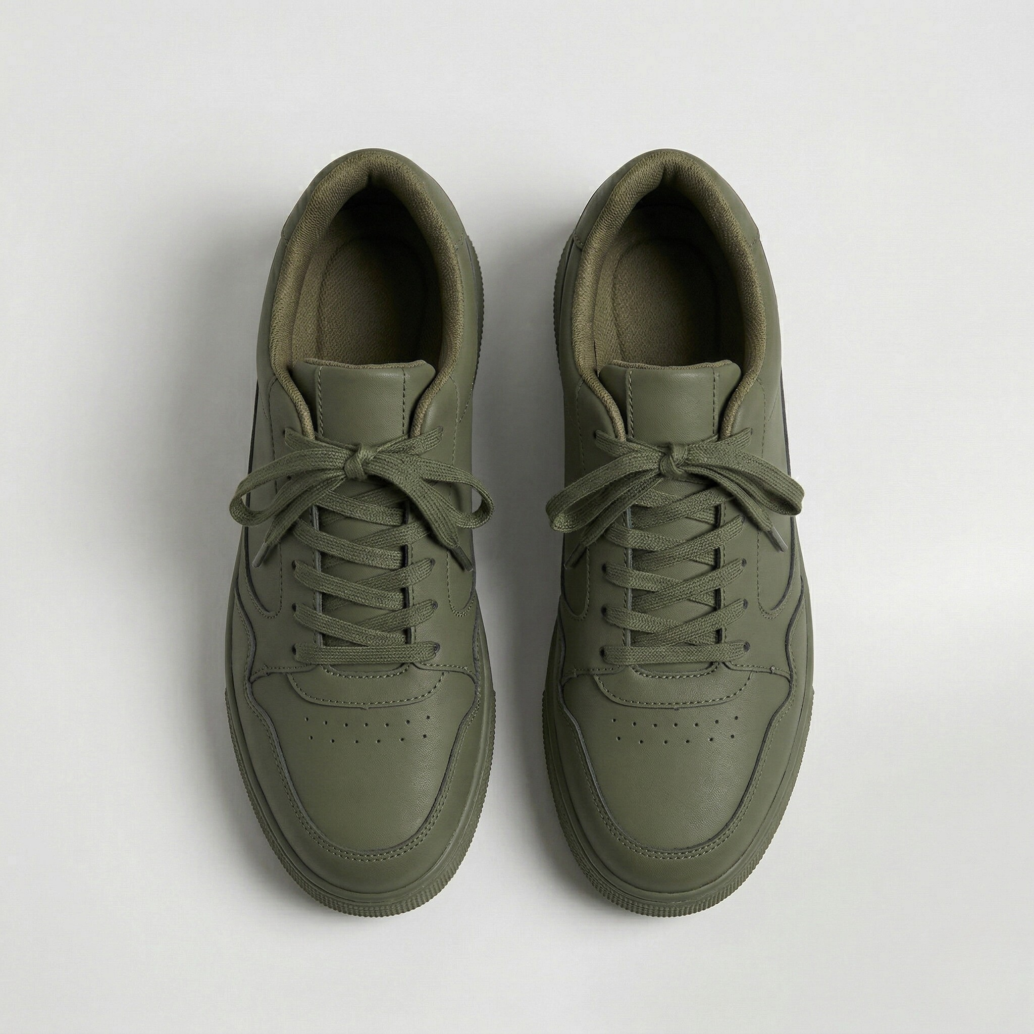 Casual sneakers til mænd med snørebånd og komfortabelt design til hverdagsbrug