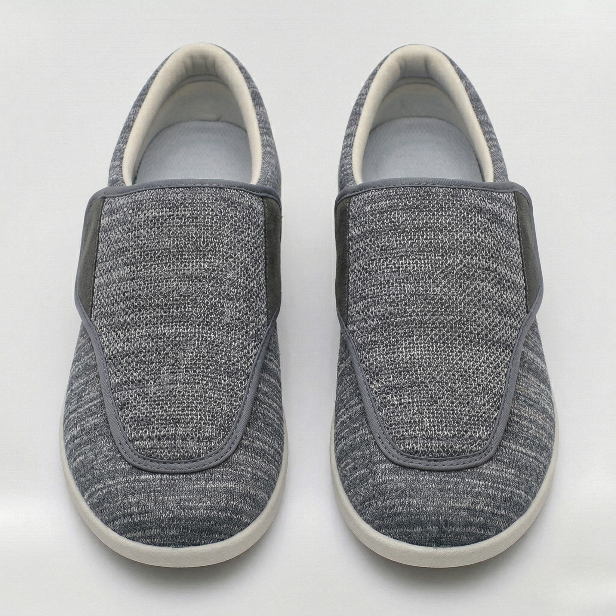 Brede ortopædiske sko til diabetikere med komfortabel pasform og støttende design til daglig brug