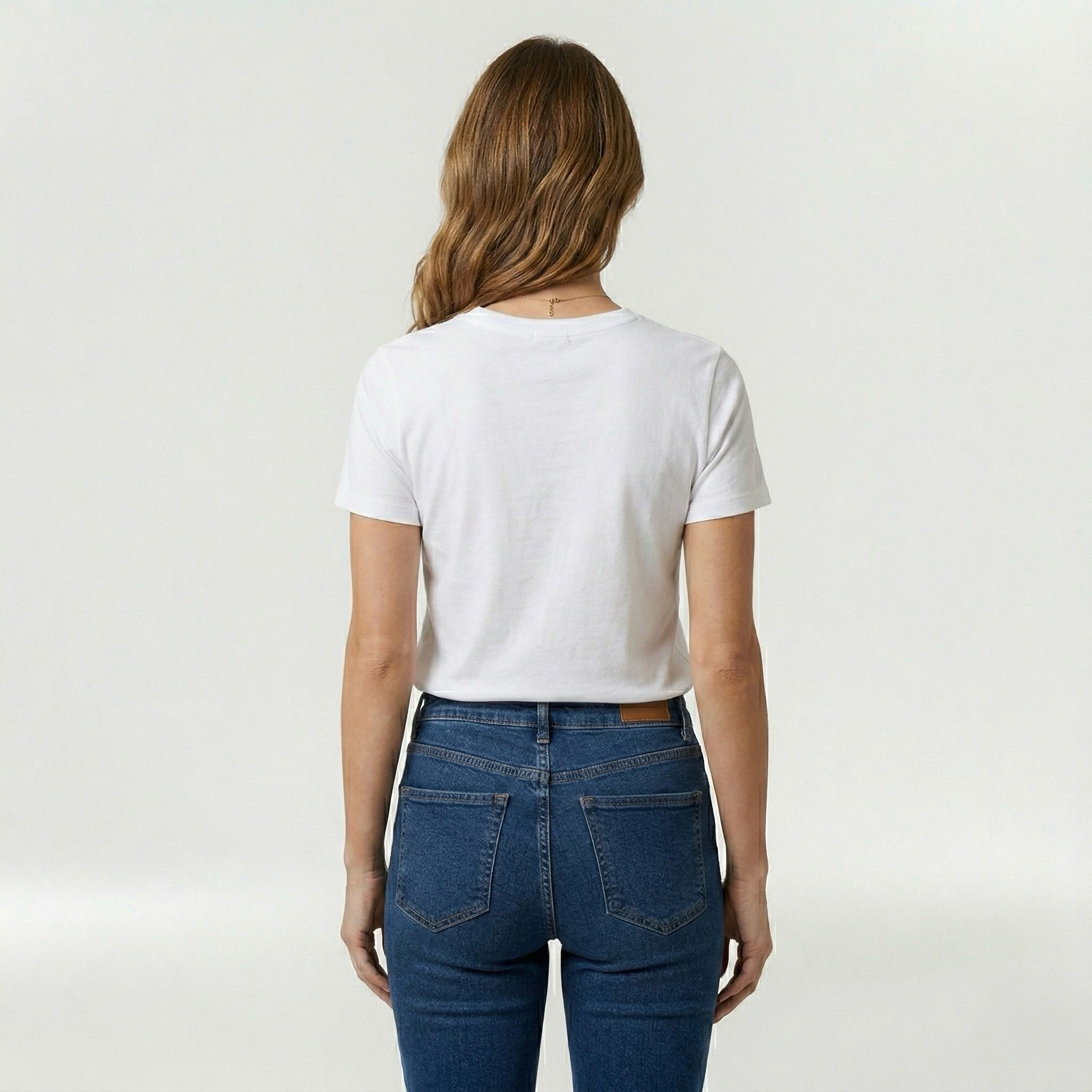 Blusa de senhora de manga curta com decote em V e corte leve e confortável para uso diário