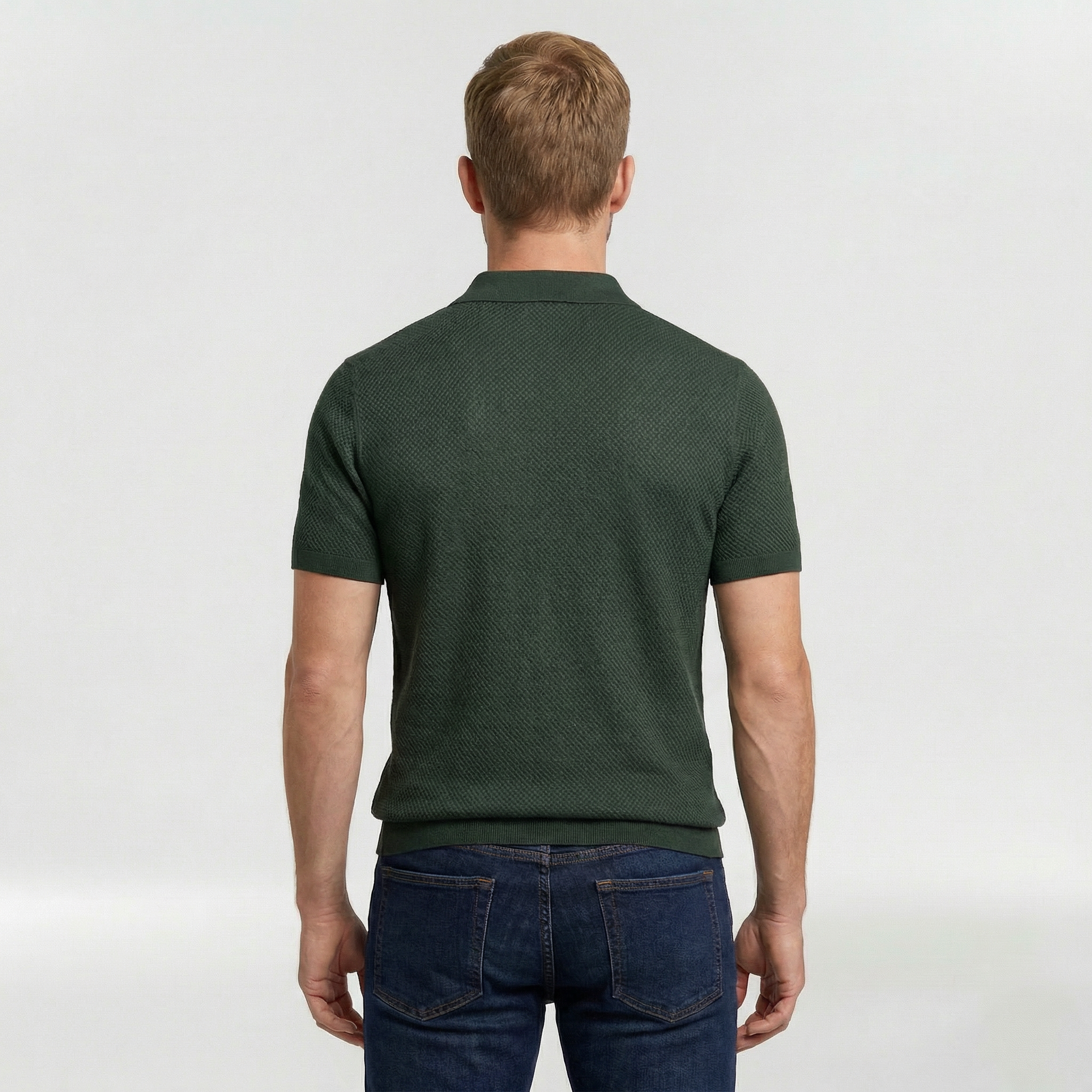 Camiseta tipo polo para hombre en tejido texturizado con mangas cortas para uso diario