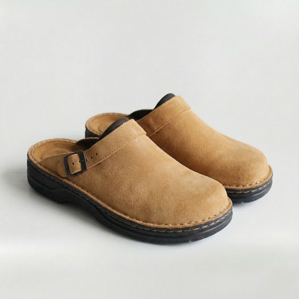 Mules ortopédicos para hombre con suela de apoyo y ajuste cómodo para el día a día
