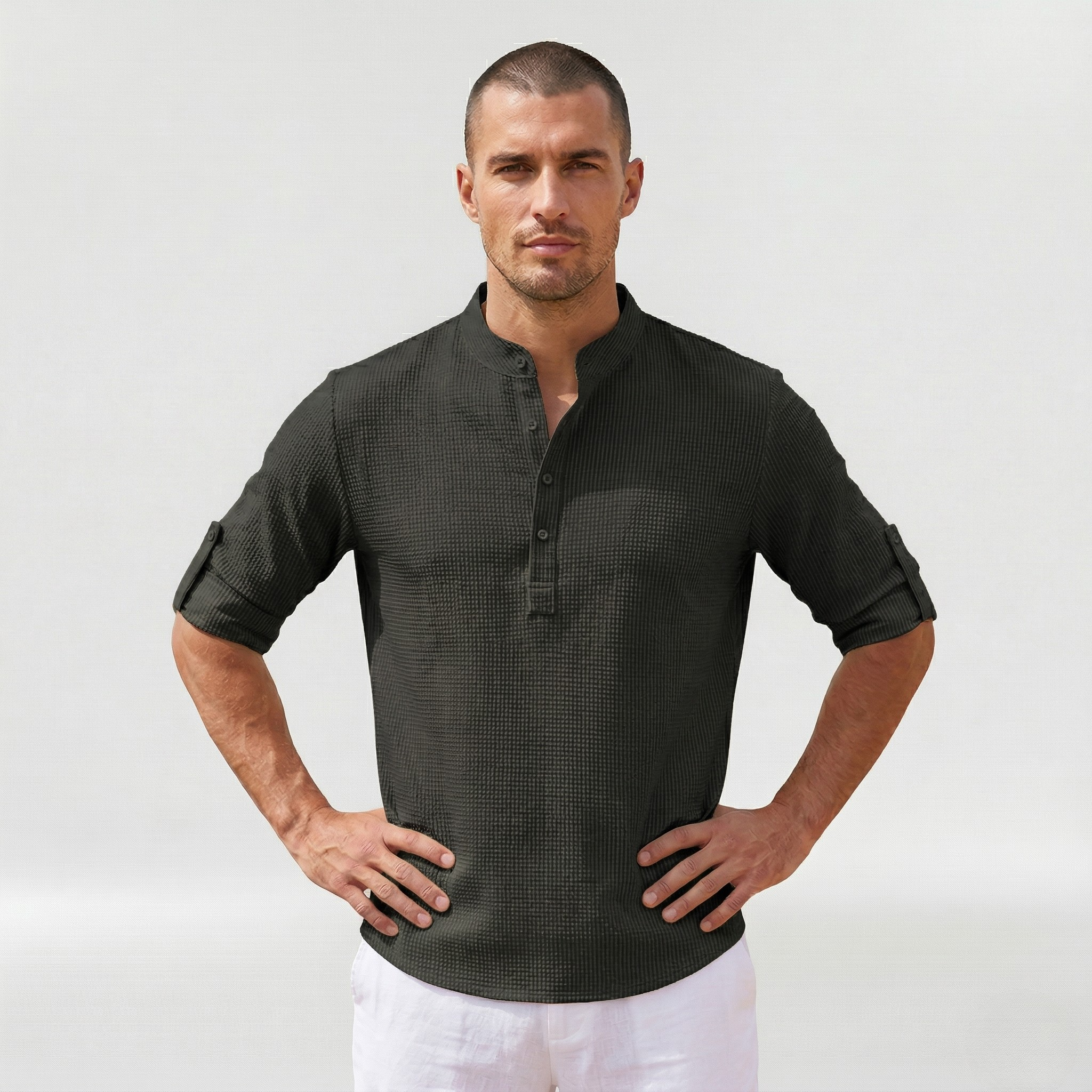 Long-sleeve men's shirt with half button closure for everyday use