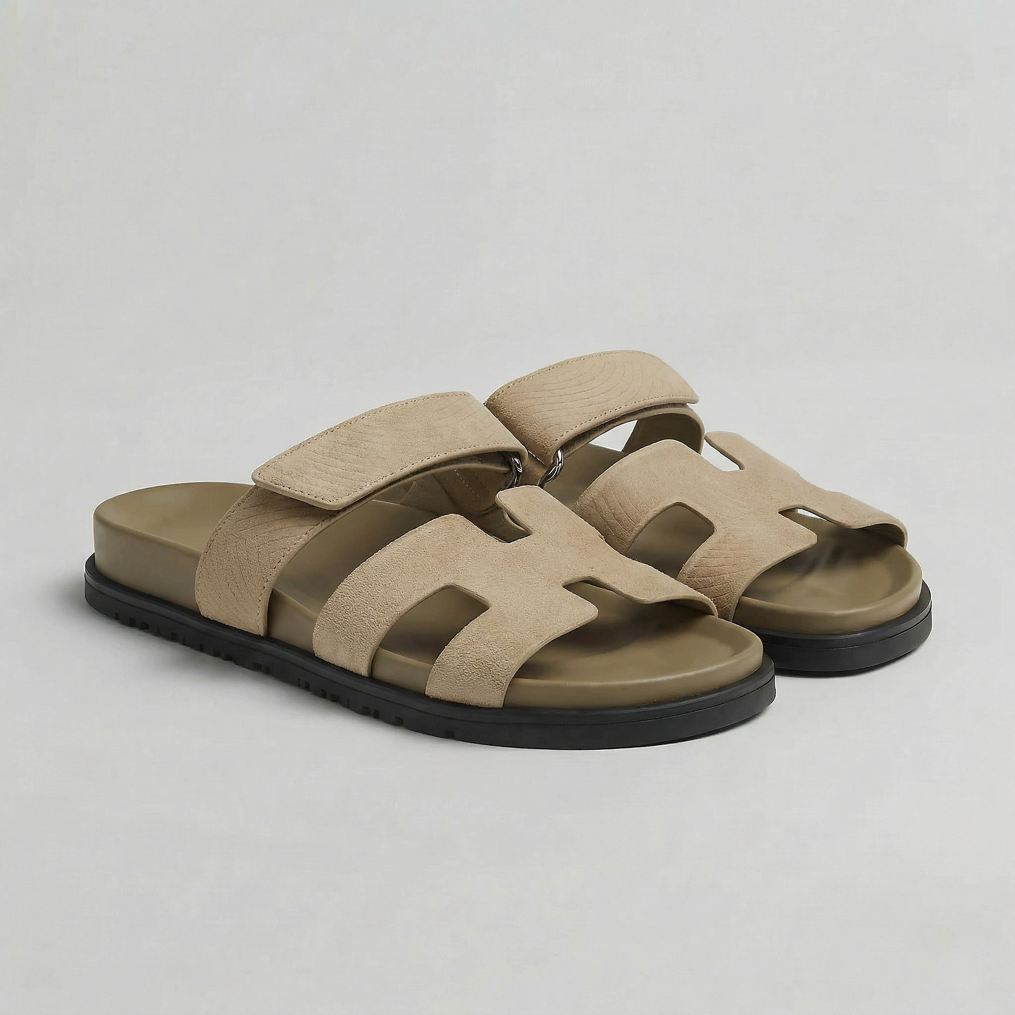 Komfortable hjemmesandaler til mænd med åbent design og let pasform til hverdagsbrug