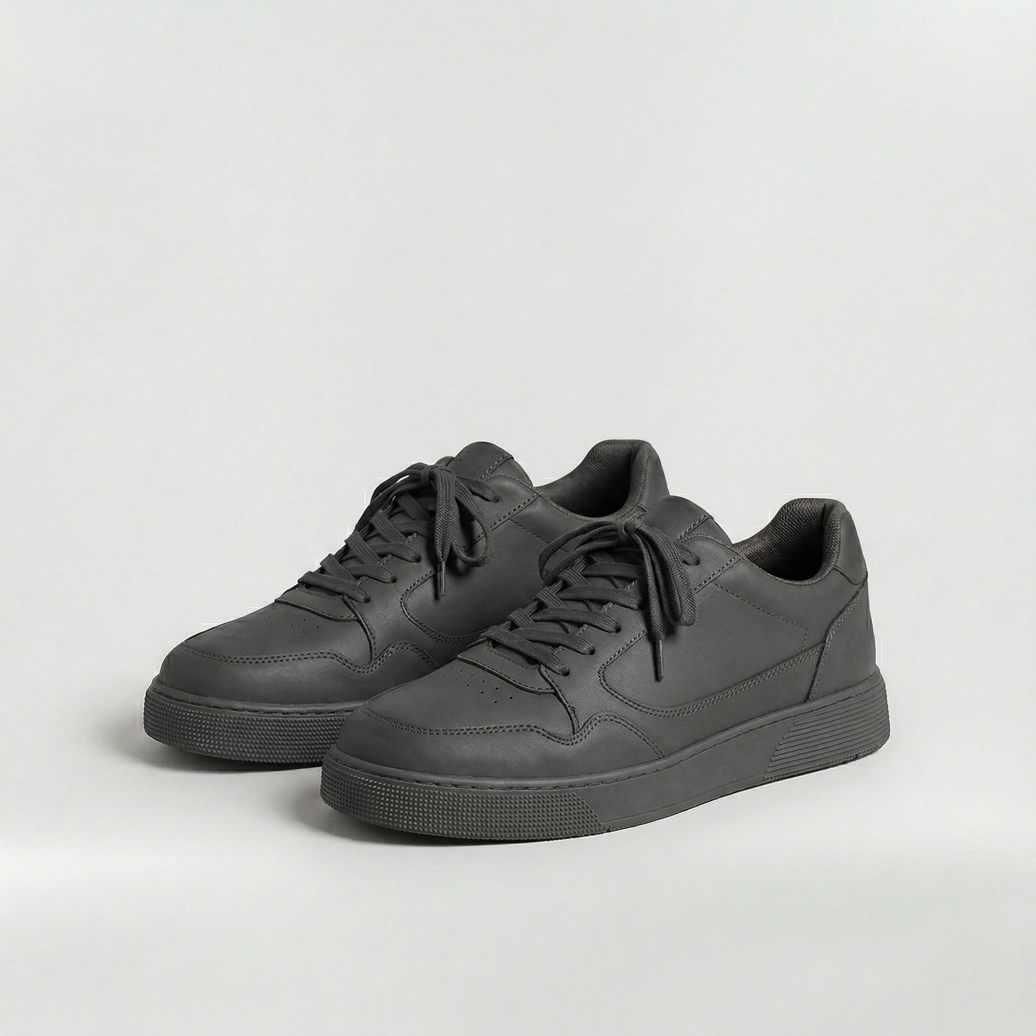 Casual sneakers til mænd med snørebånd og komfortabelt design til hverdagsbrug