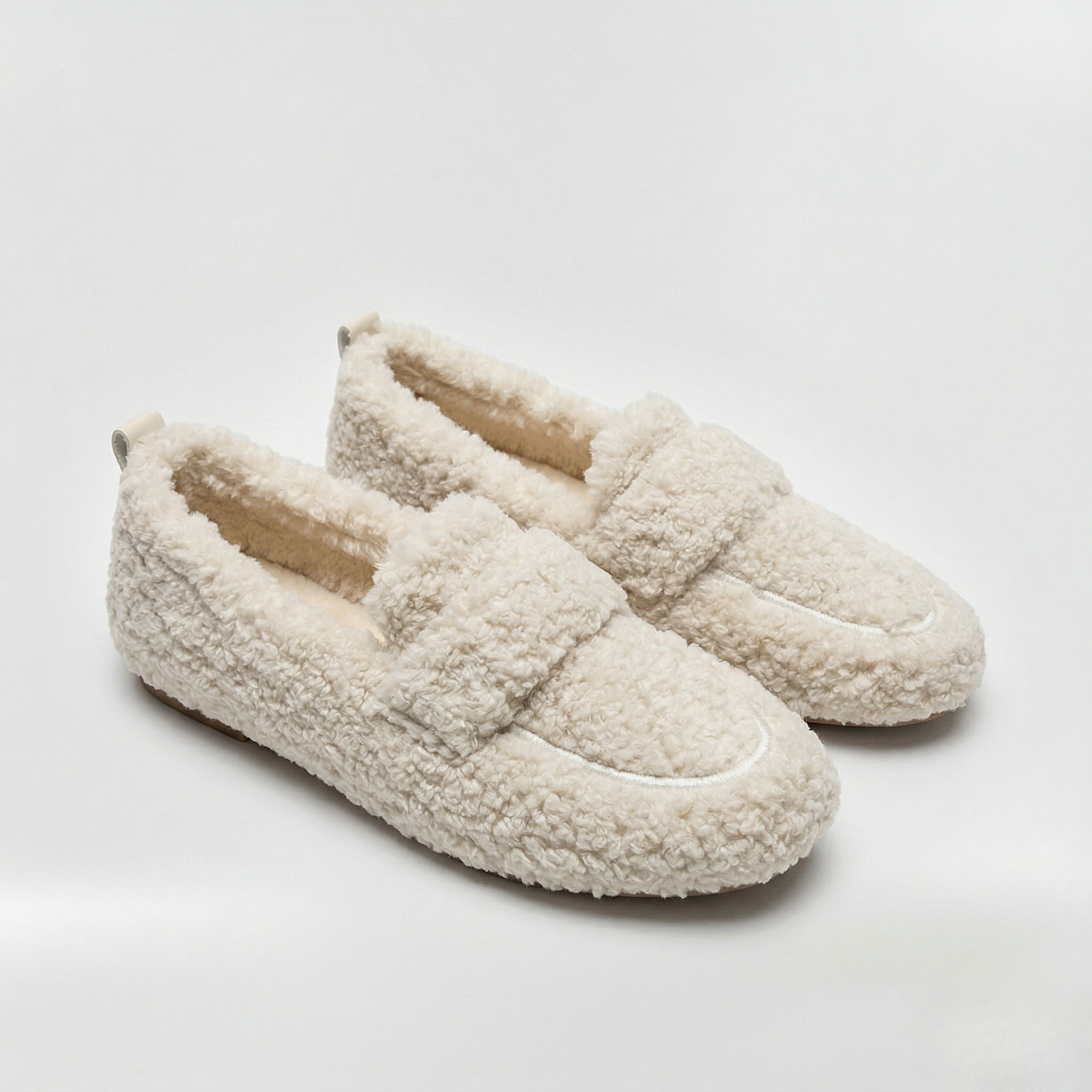 Bløde plyshjemmesko til kvinder med varm foring og komfortabel pasform til hverdagsbrug