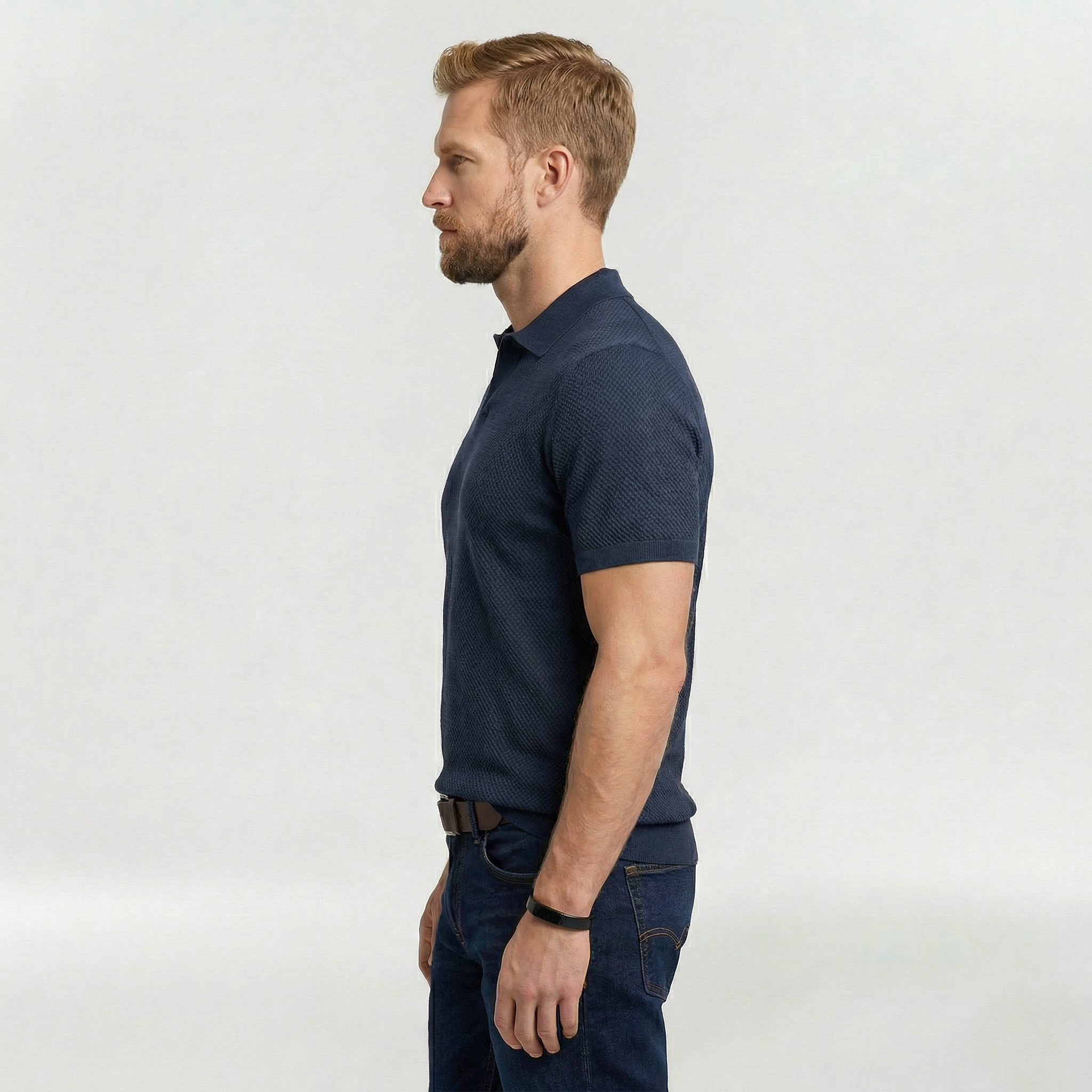 Camiseta tipo polo para hombre en tejido texturizado con mangas cortas para uso diario