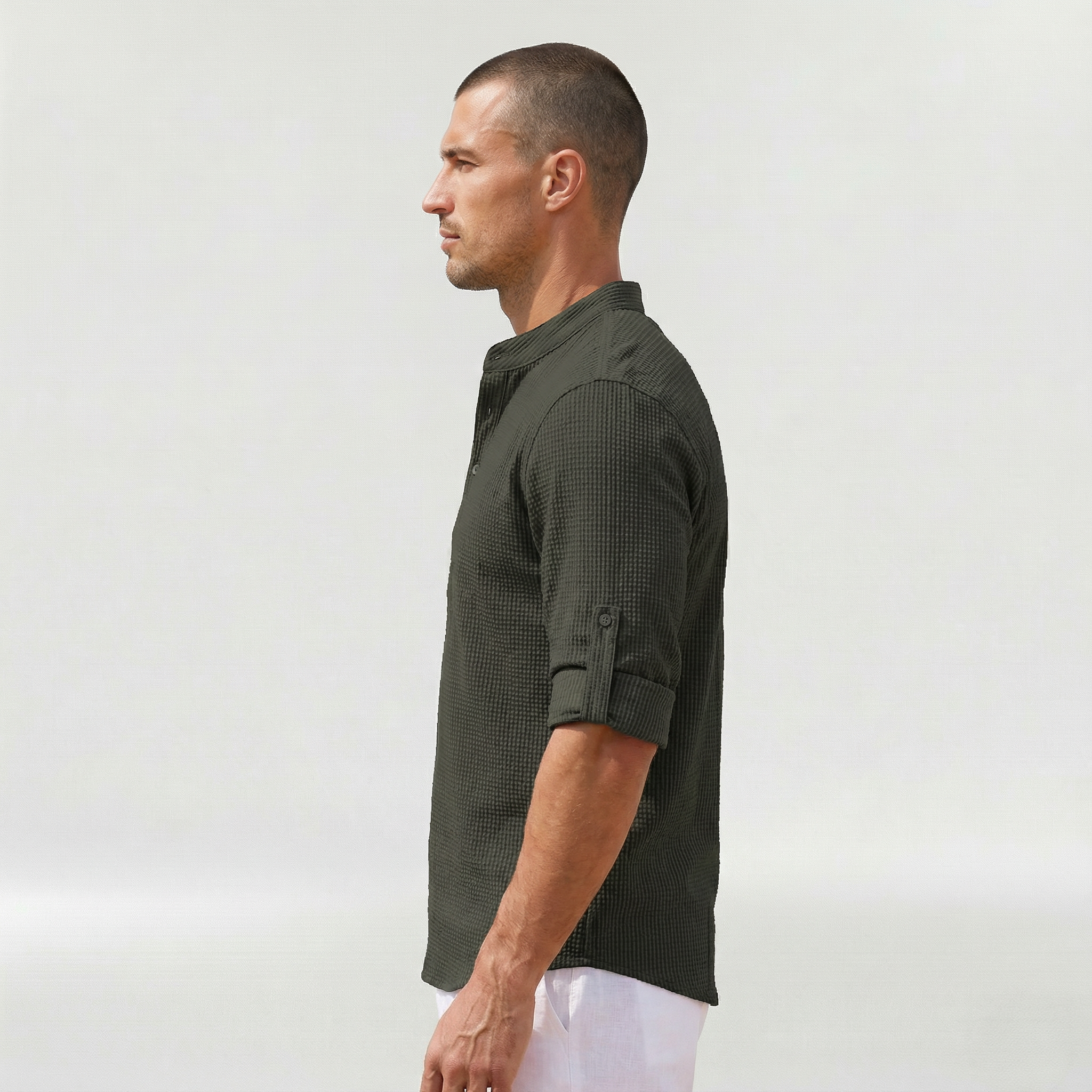 Long-sleeve men's shirt with half button closure for everyday use