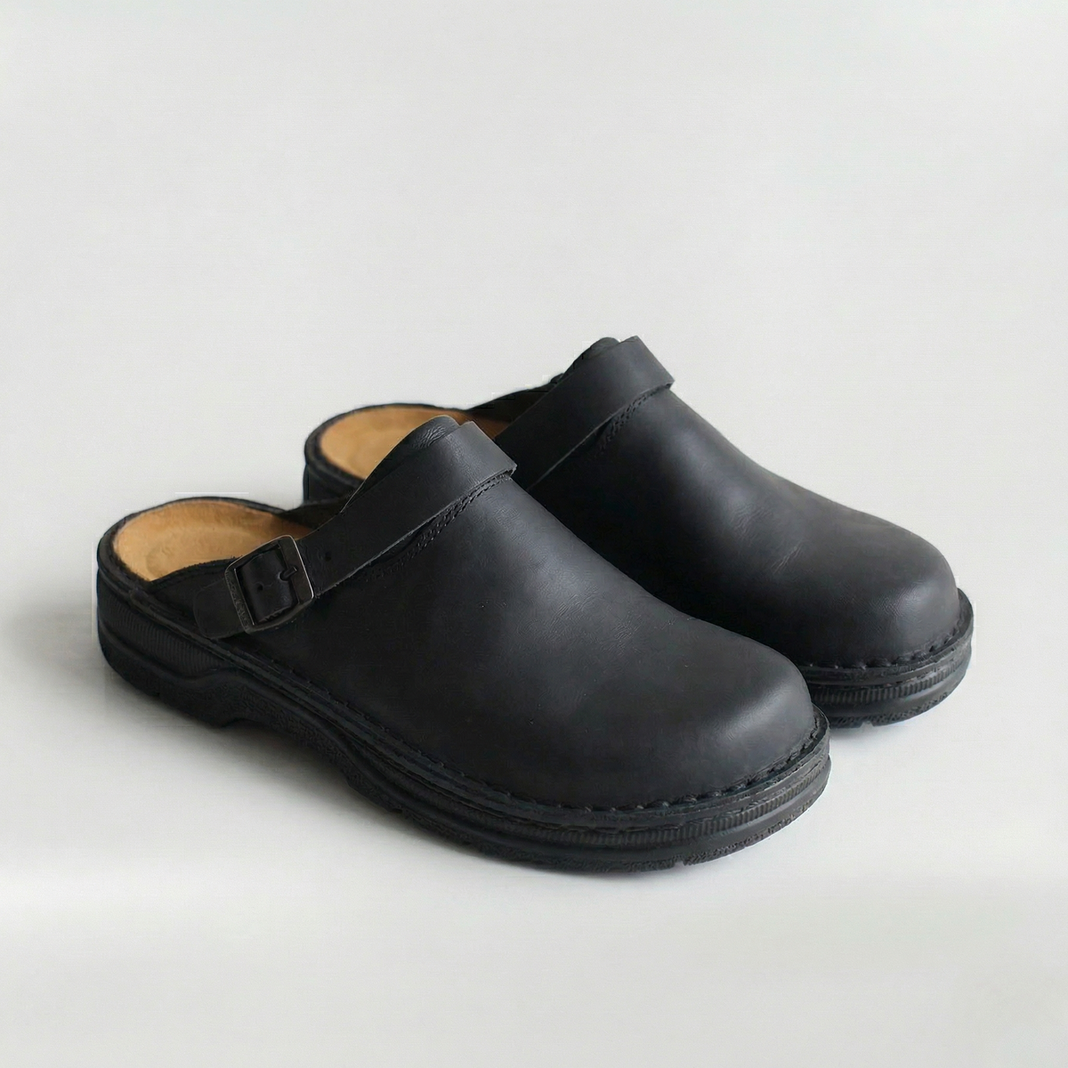 Mules ortopédicos para hombre con suela de apoyo y ajuste cómodo para el día a día