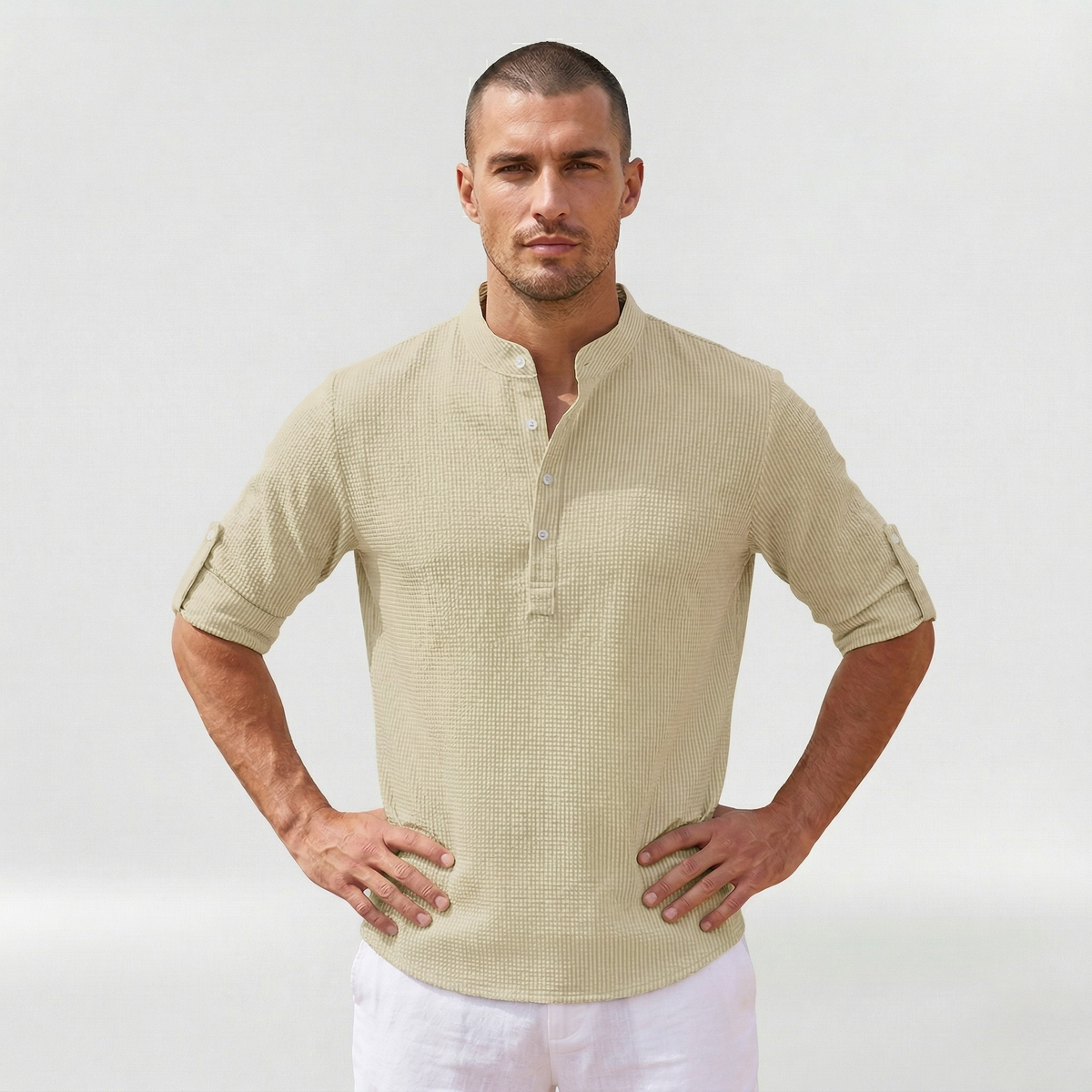 Long-sleeved men's shirt with half-button closure for everyday wear