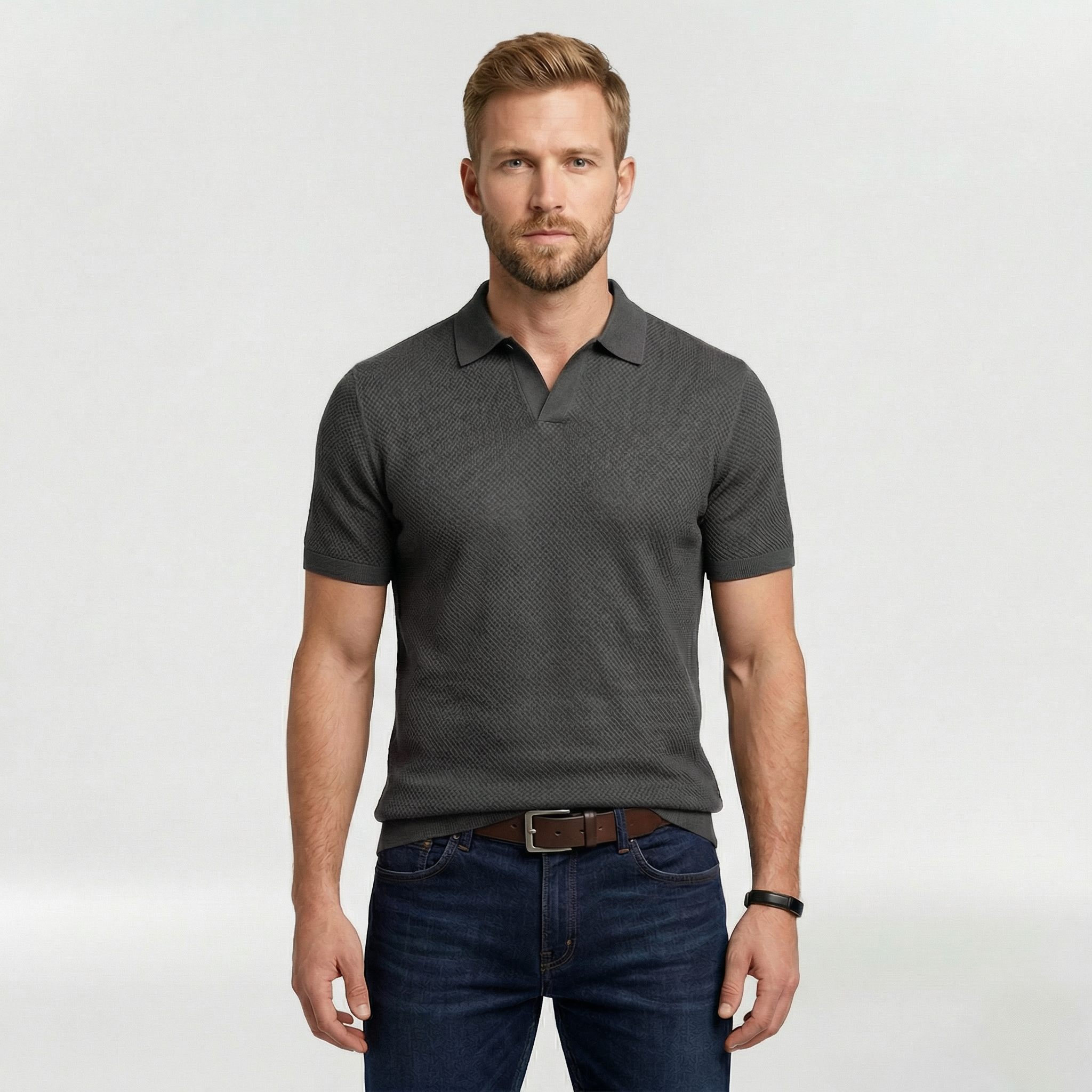 Camiseta tipo polo para hombre en tejido texturizado con mangas cortas para uso diario