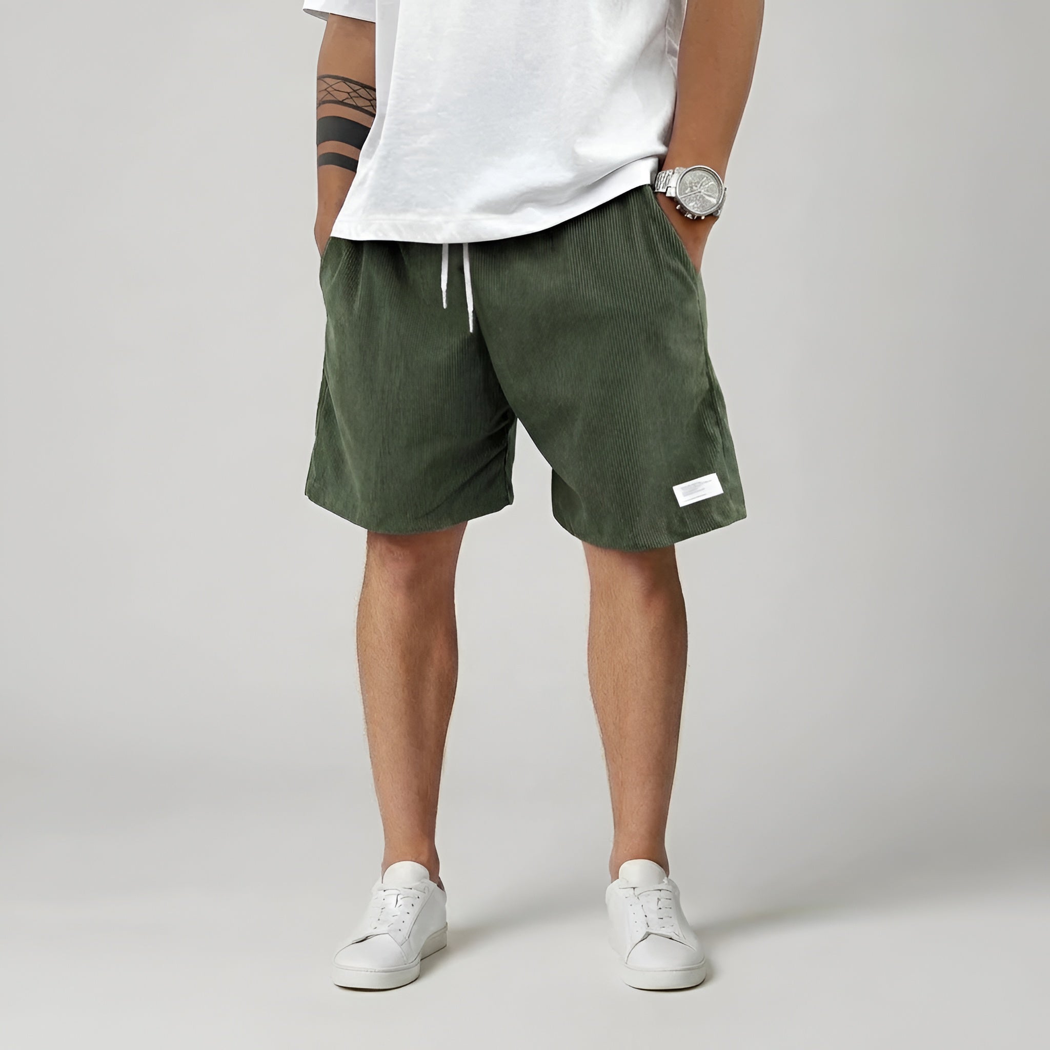 Shorts en velours côtelé pour hommes avec taille élastique, cordon de serrage et design estival décontracté