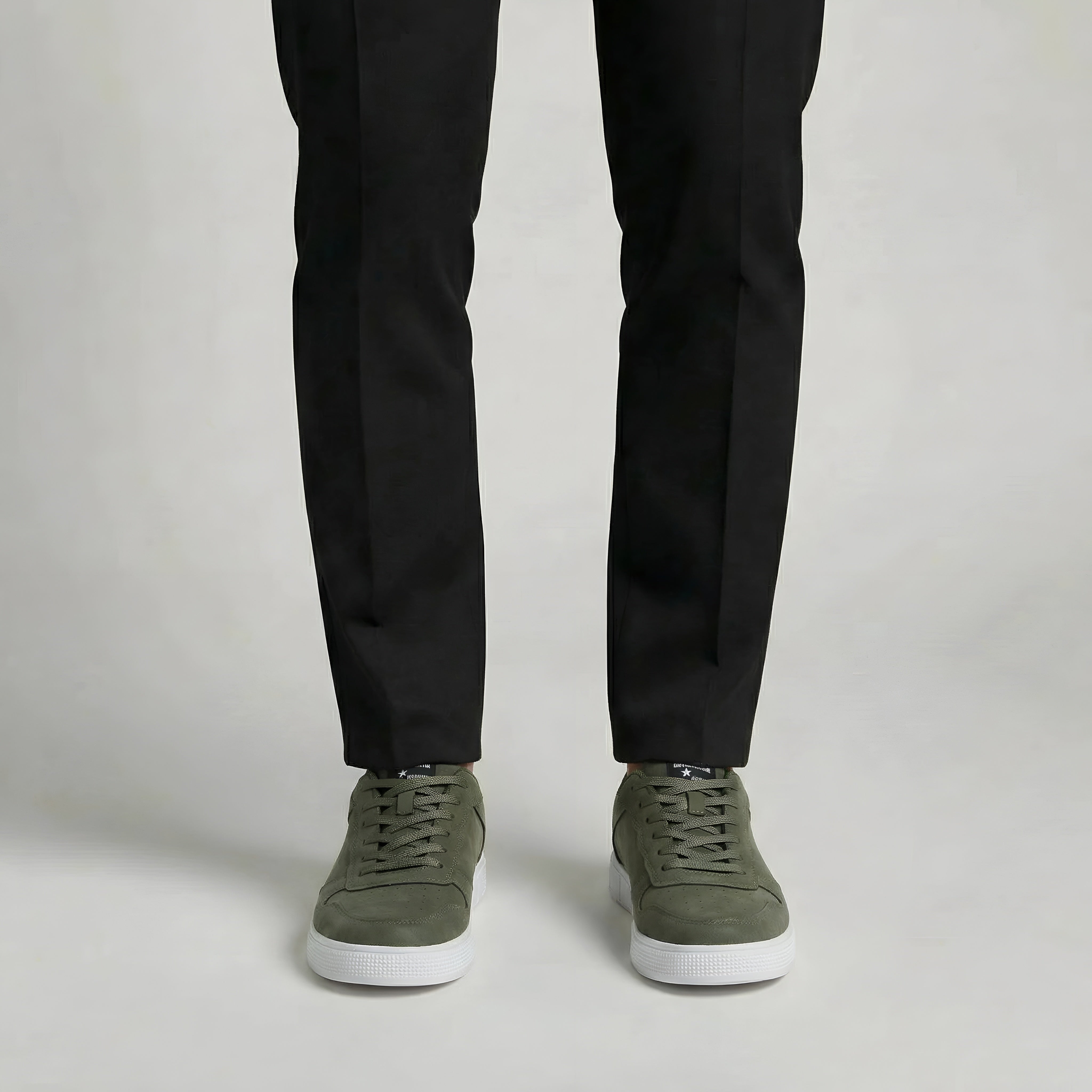 Herres afslappede sneakers med snørebånd, lav top og komfortabel hverdagsgang