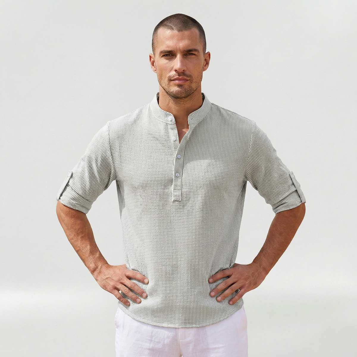 Long-sleeved men's shirt with half-button closure for everyday wear