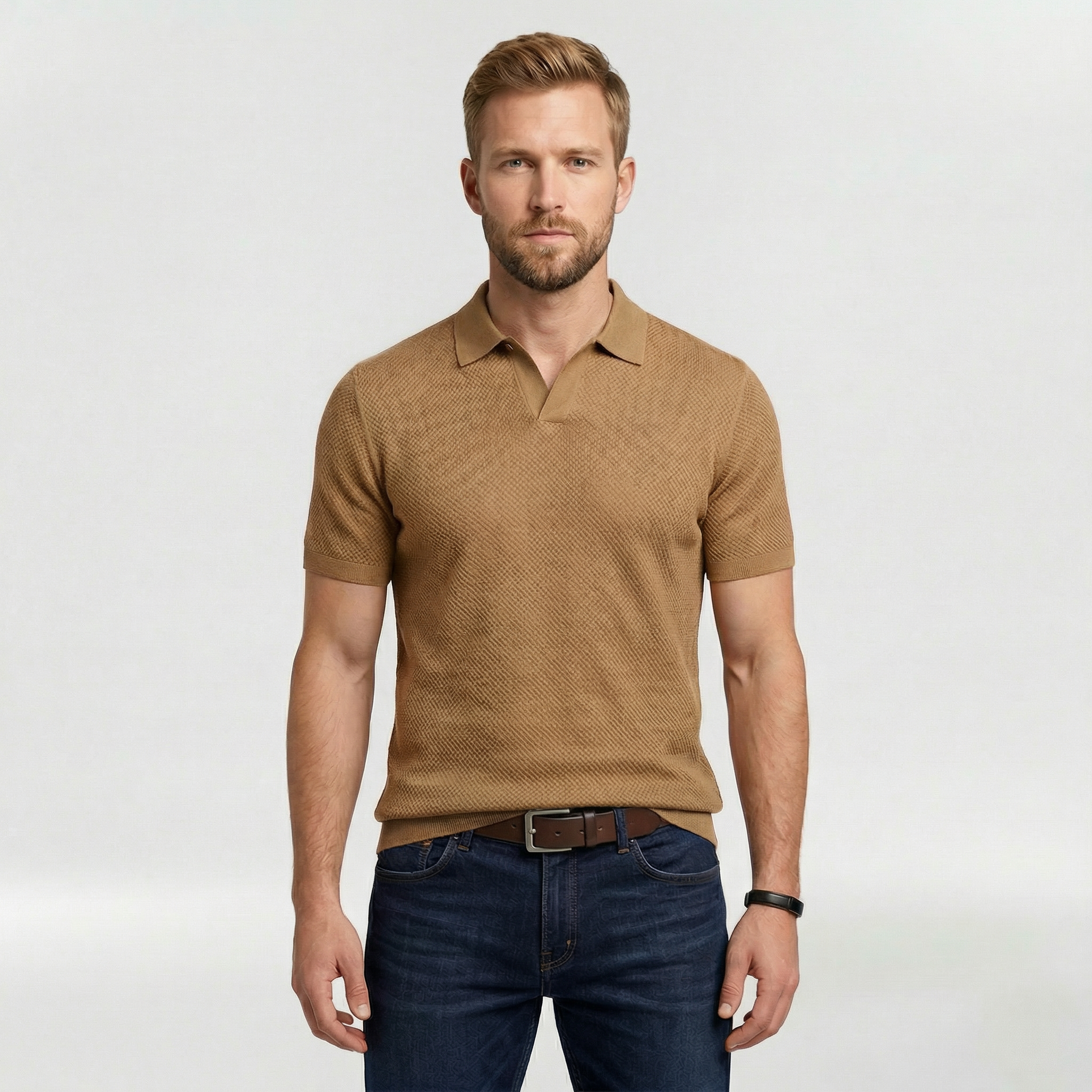 Camiseta tipo polo para hombre en tejido texturizado con mangas cortas para uso diario