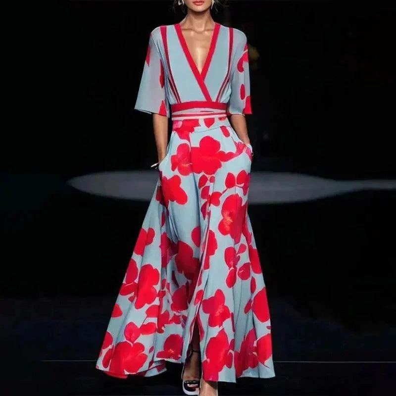 Robe longue femme en tissu léger avec col V, imprimé floral en rouge gris, ceinture ajustable pour une silhouette flatteuse.