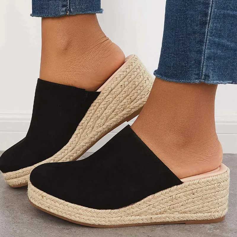 Boheme Mules con tacón cuña – La elegancia relajada del verano